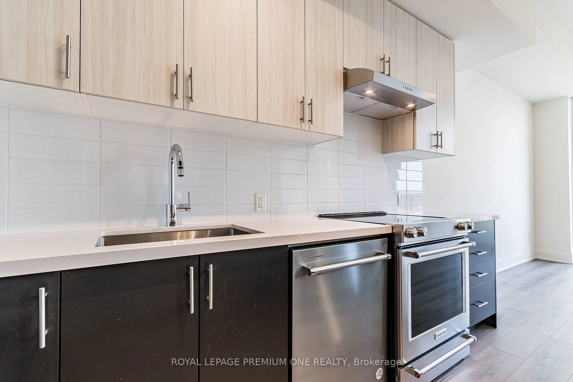 8960 Jane Street #604
