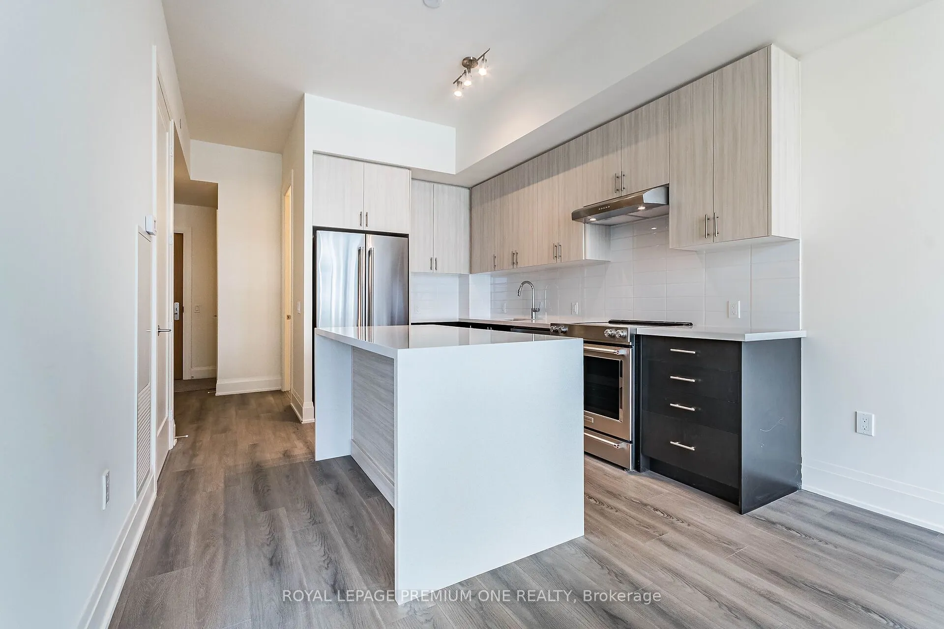 8960 Jane Street #604
