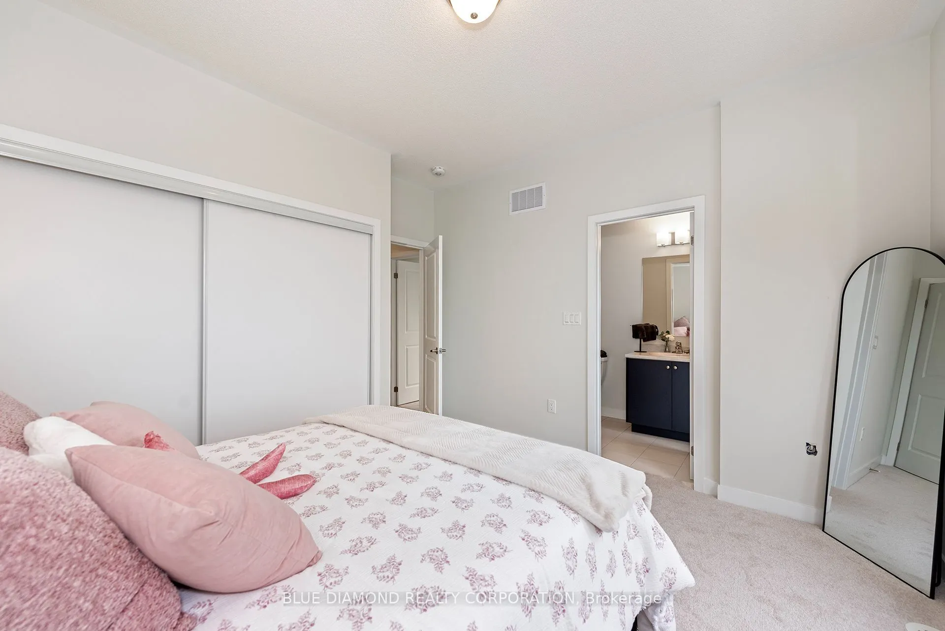 4 Kintall Way
