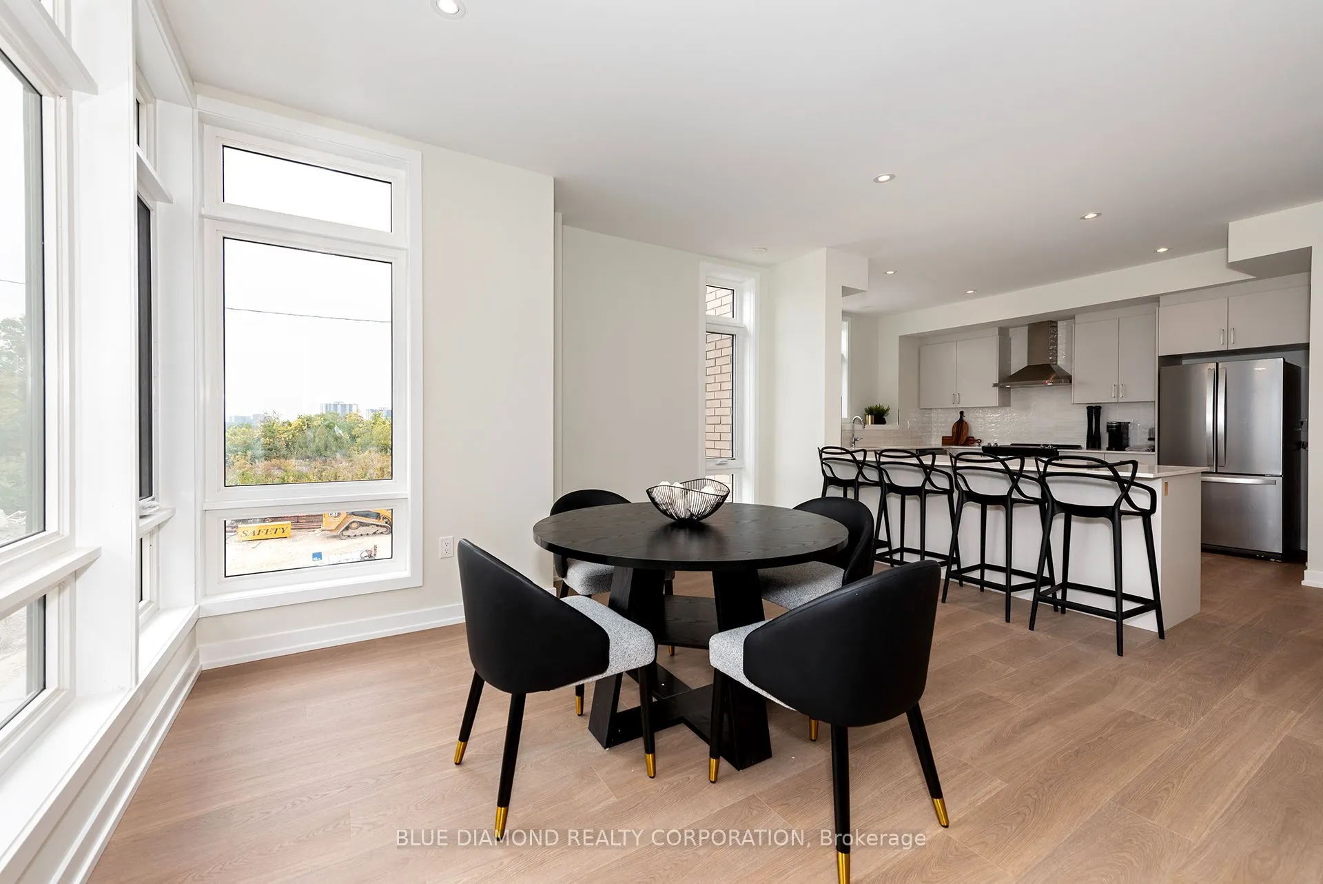 4 Kintall Way