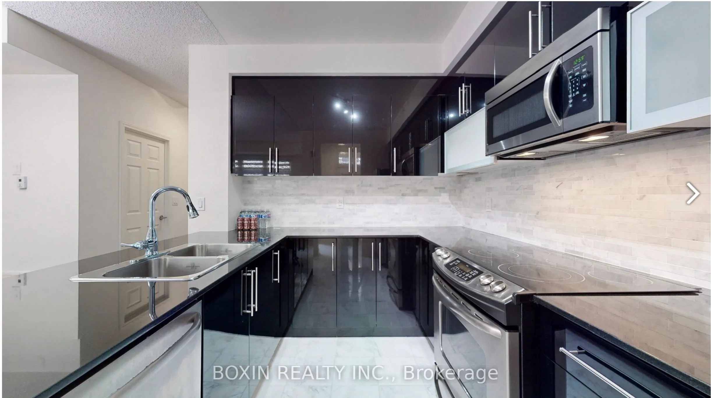 7 Brighton Place #14