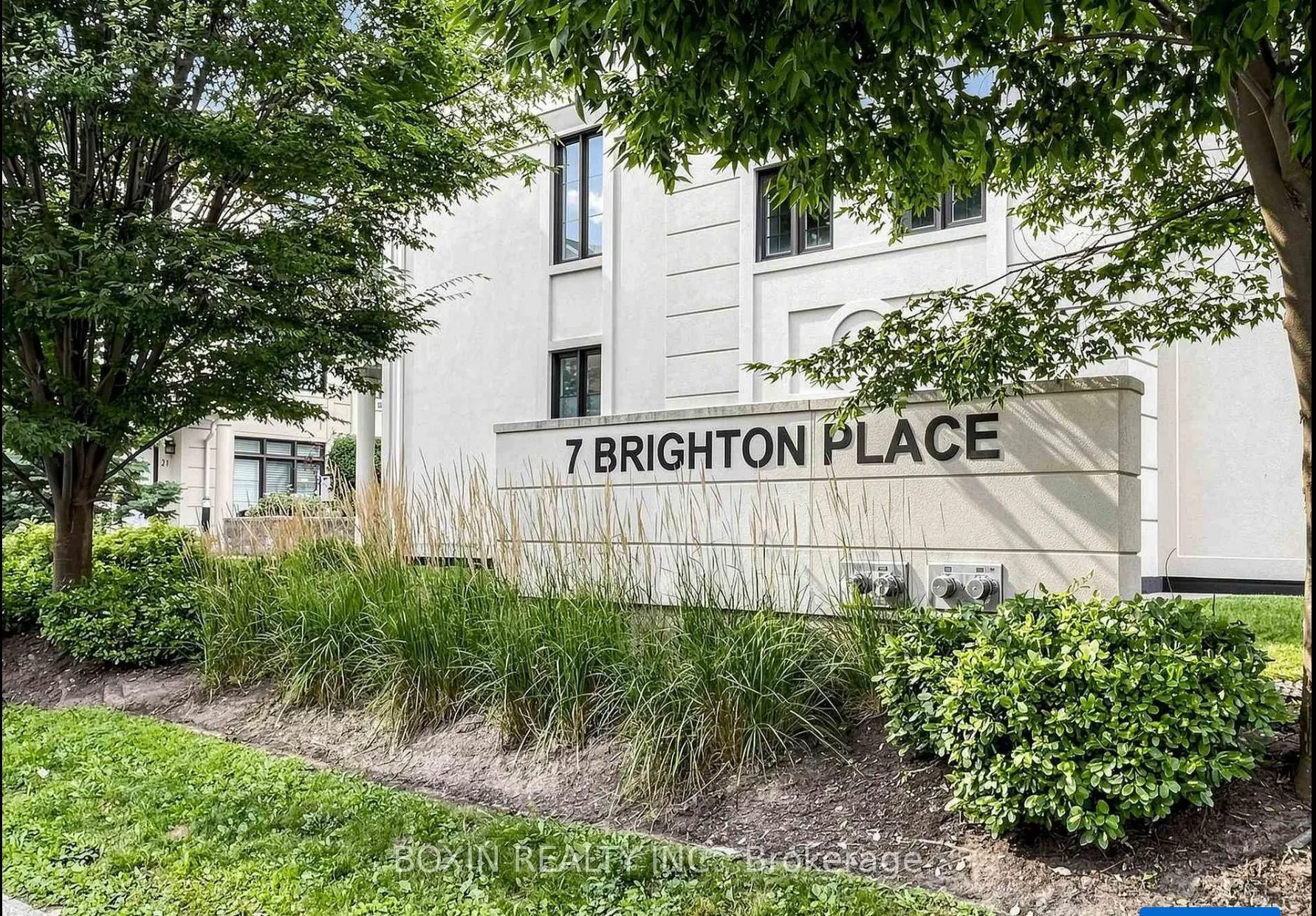 7 Brighton Place #14