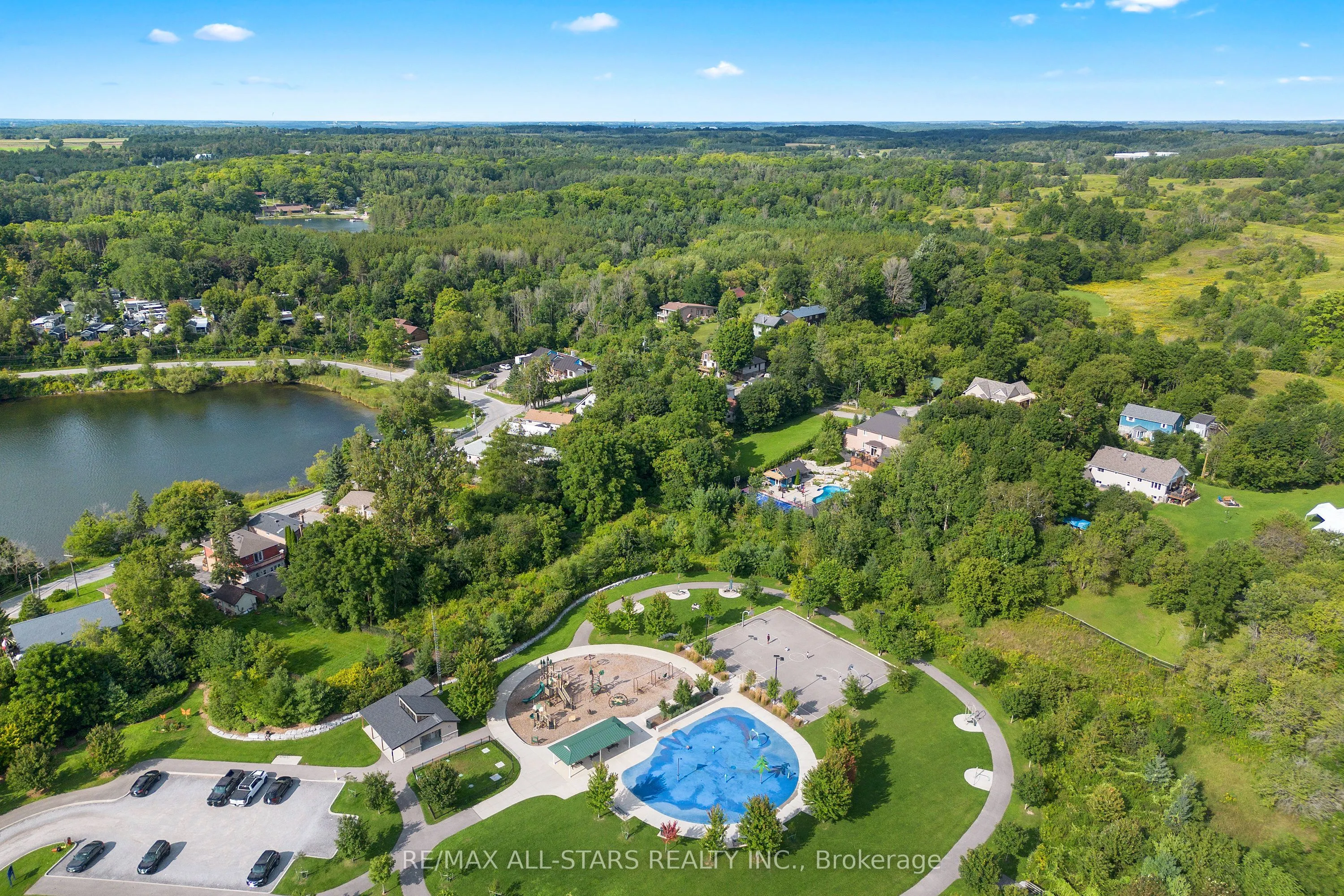 12 Churchill Drive S