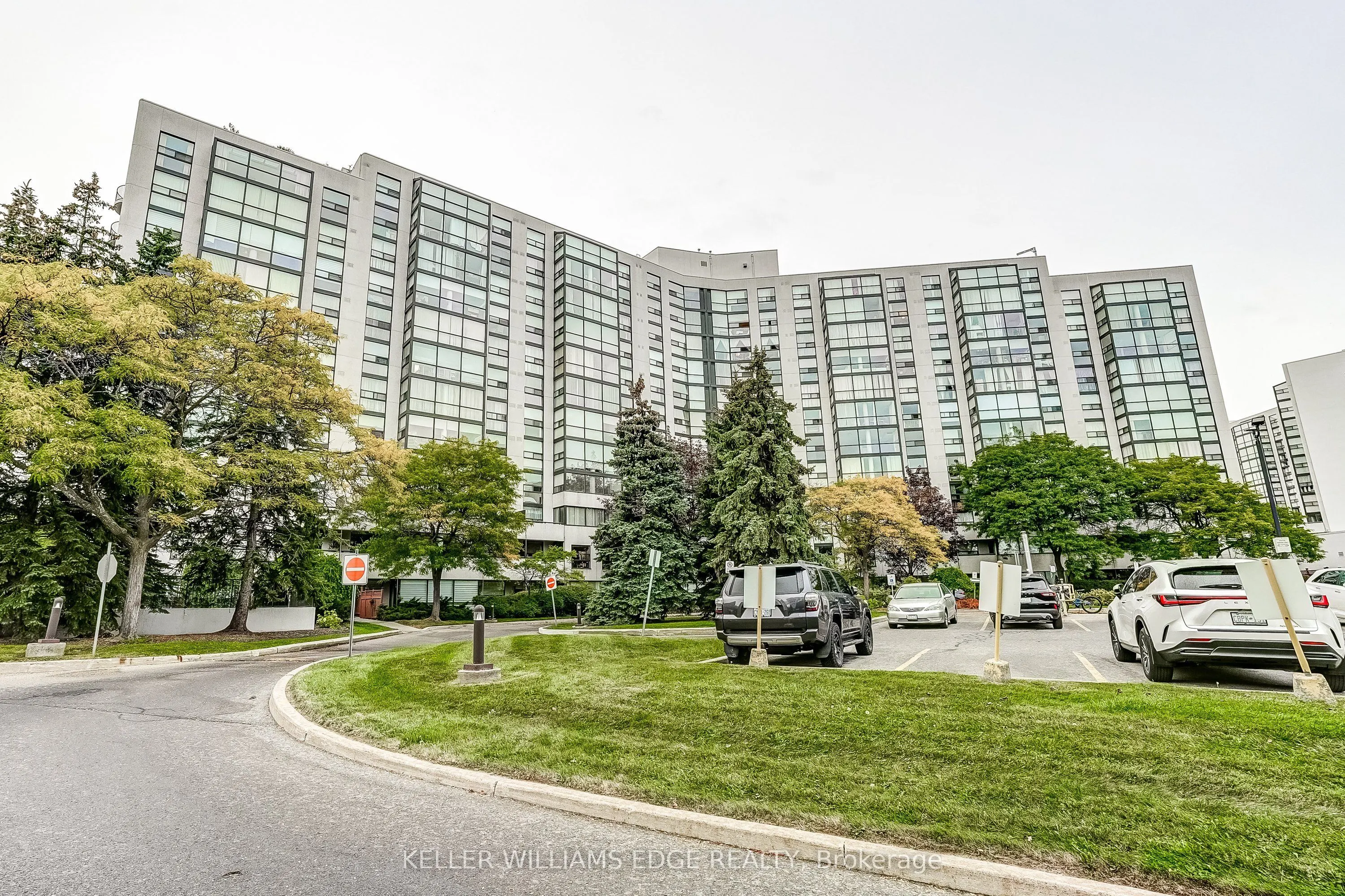 40 Harding Boulevard W #603