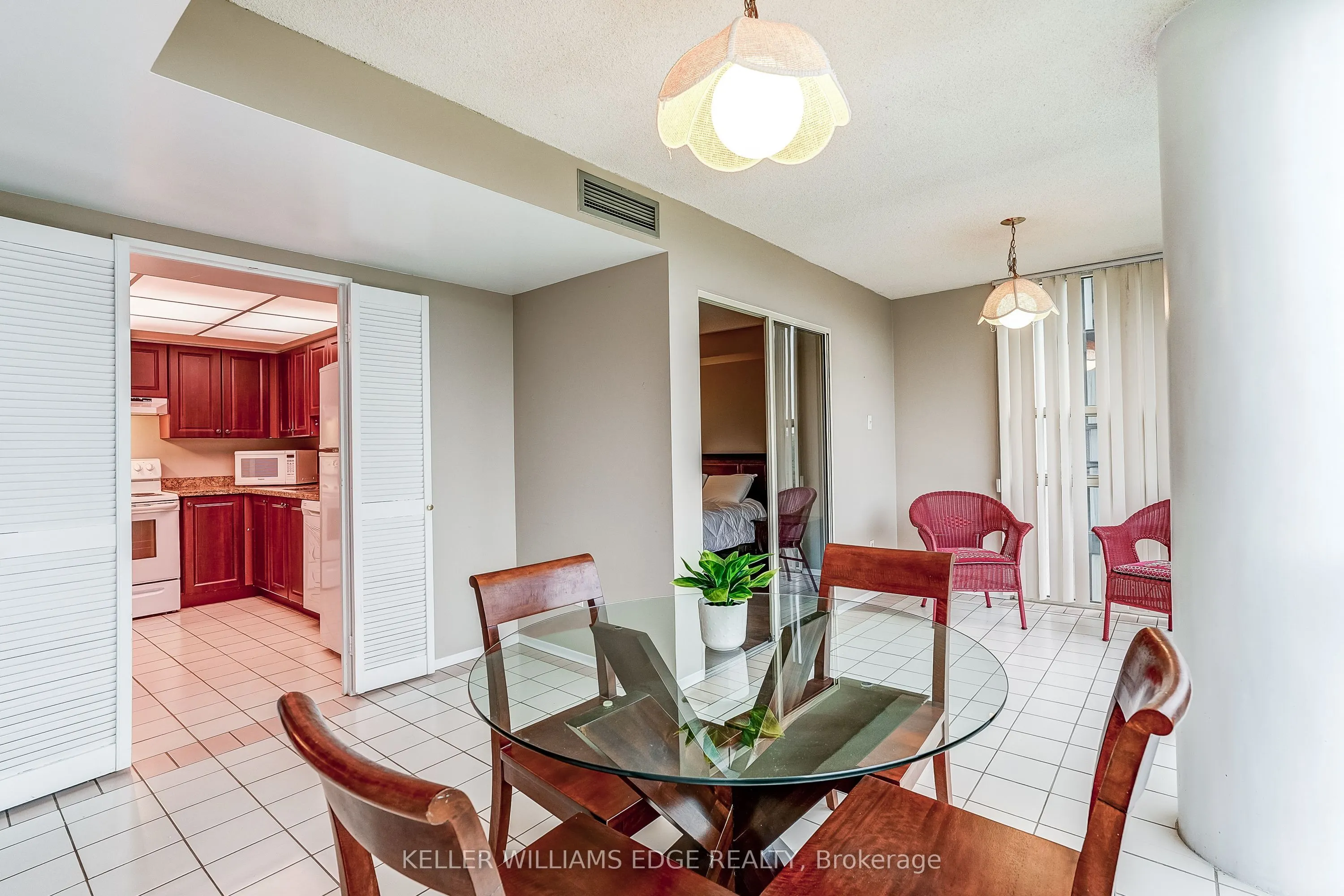 40 Harding Boulevard W #603