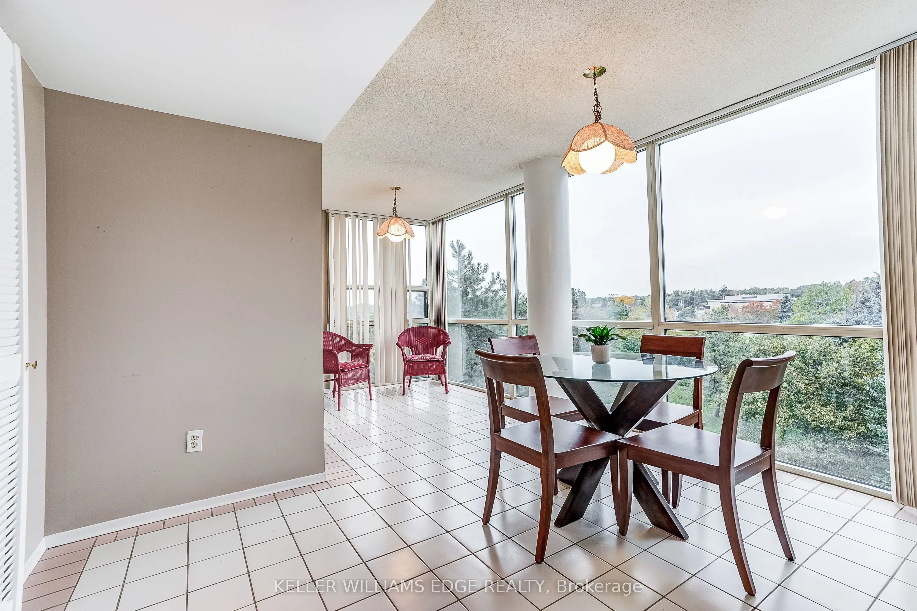 40 Harding Boulevard W #603