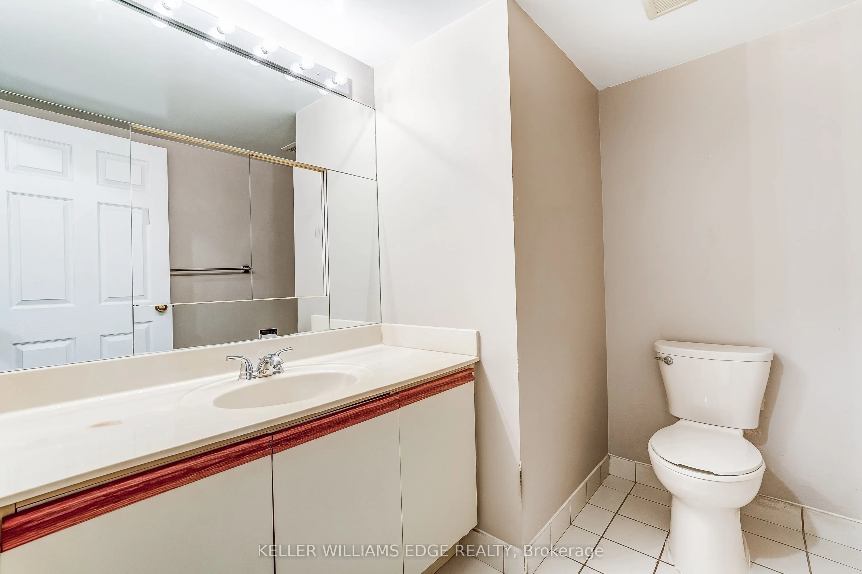 40 Harding Boulevard W #603