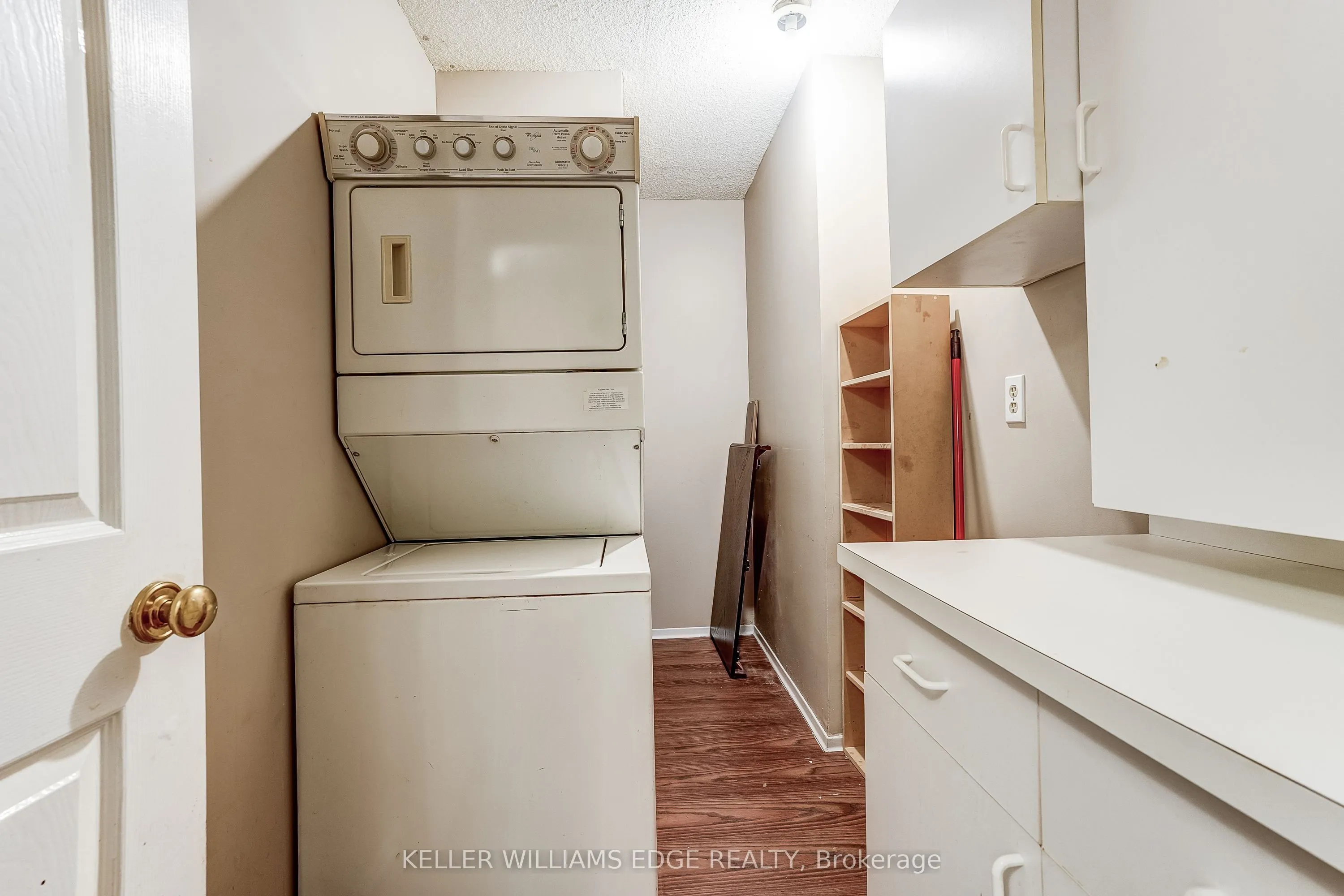 40 Harding Boulevard W #603