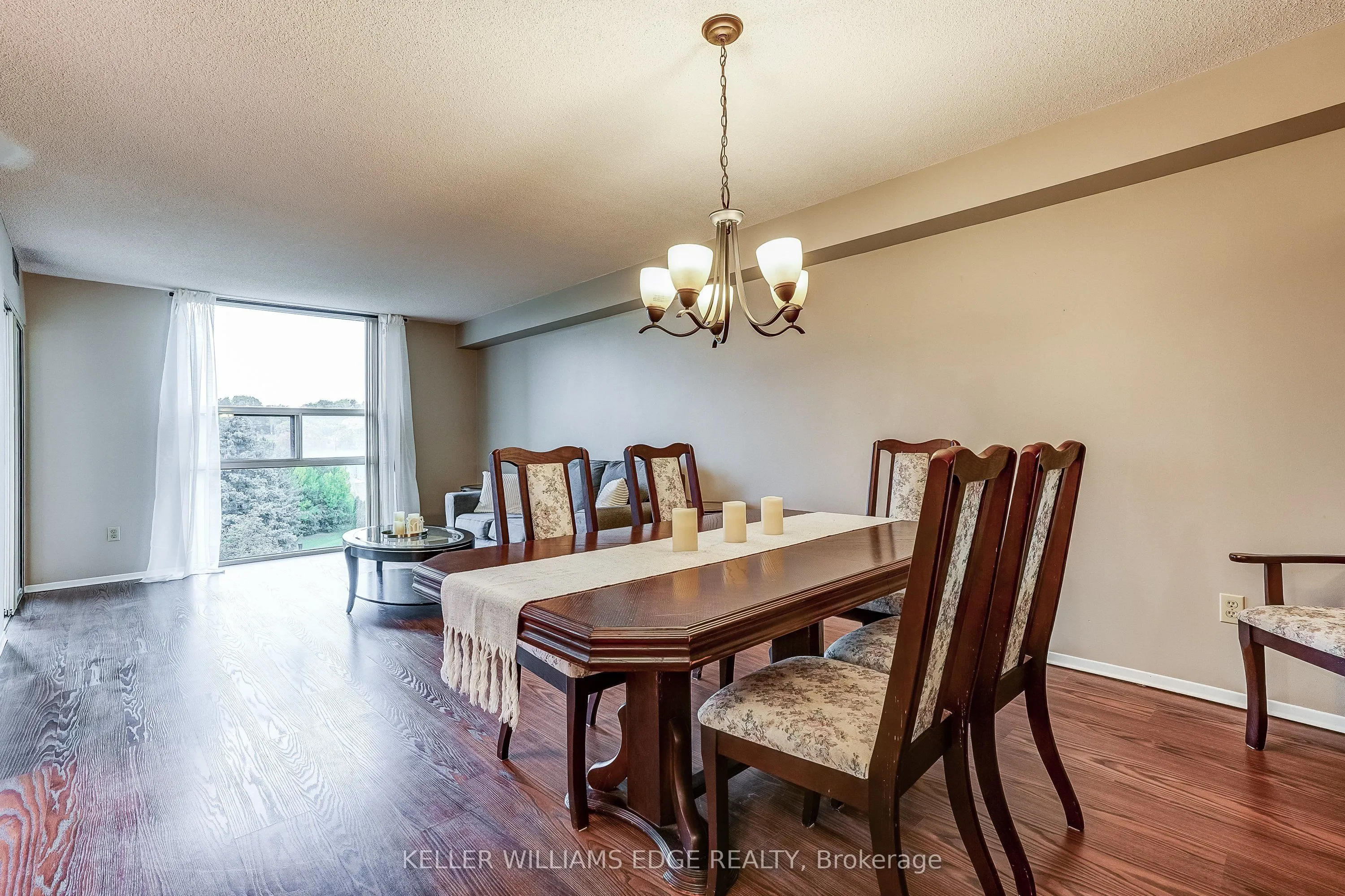 40 Harding Boulevard W #603