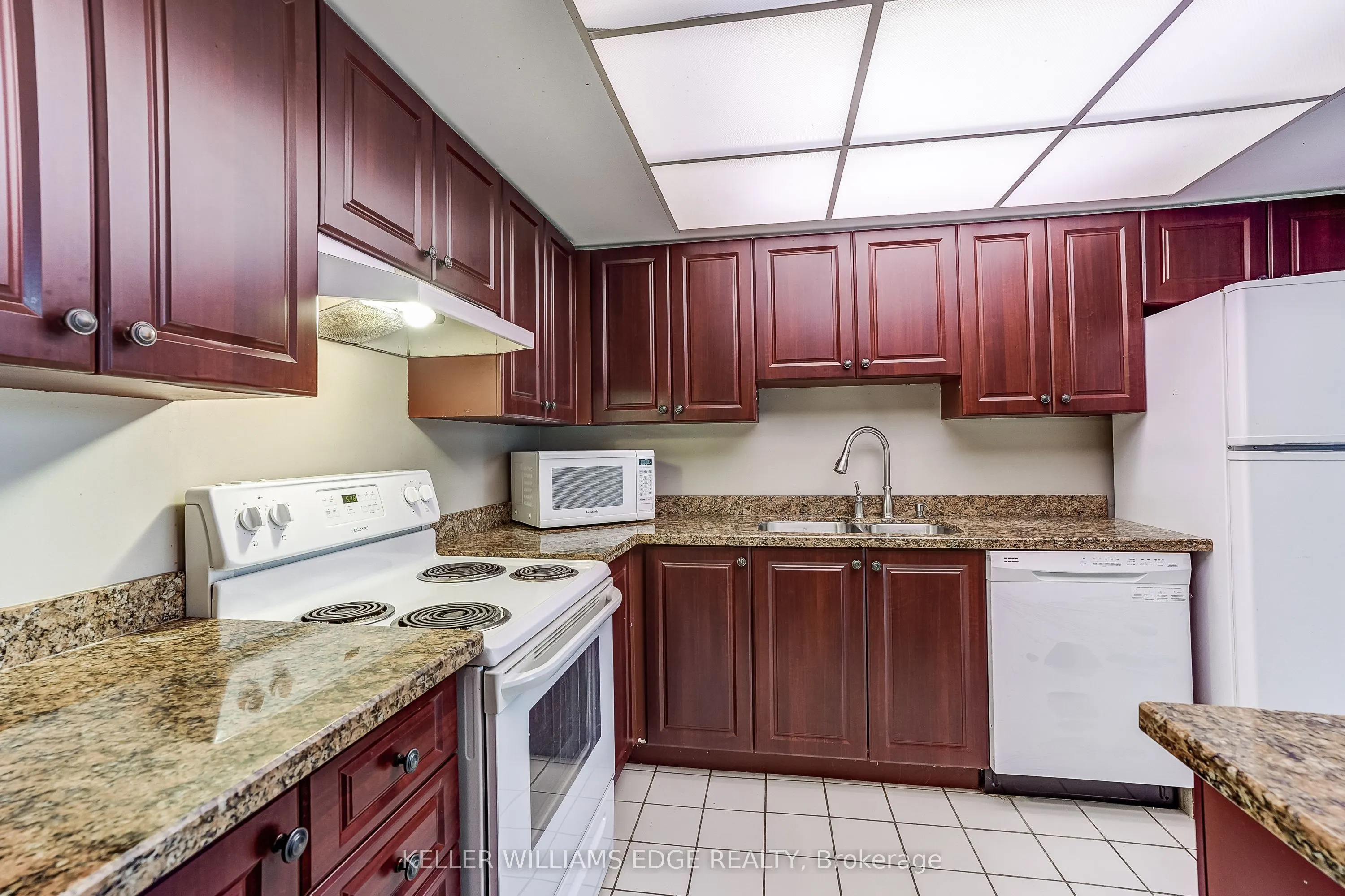 40 Harding Boulevard W #603