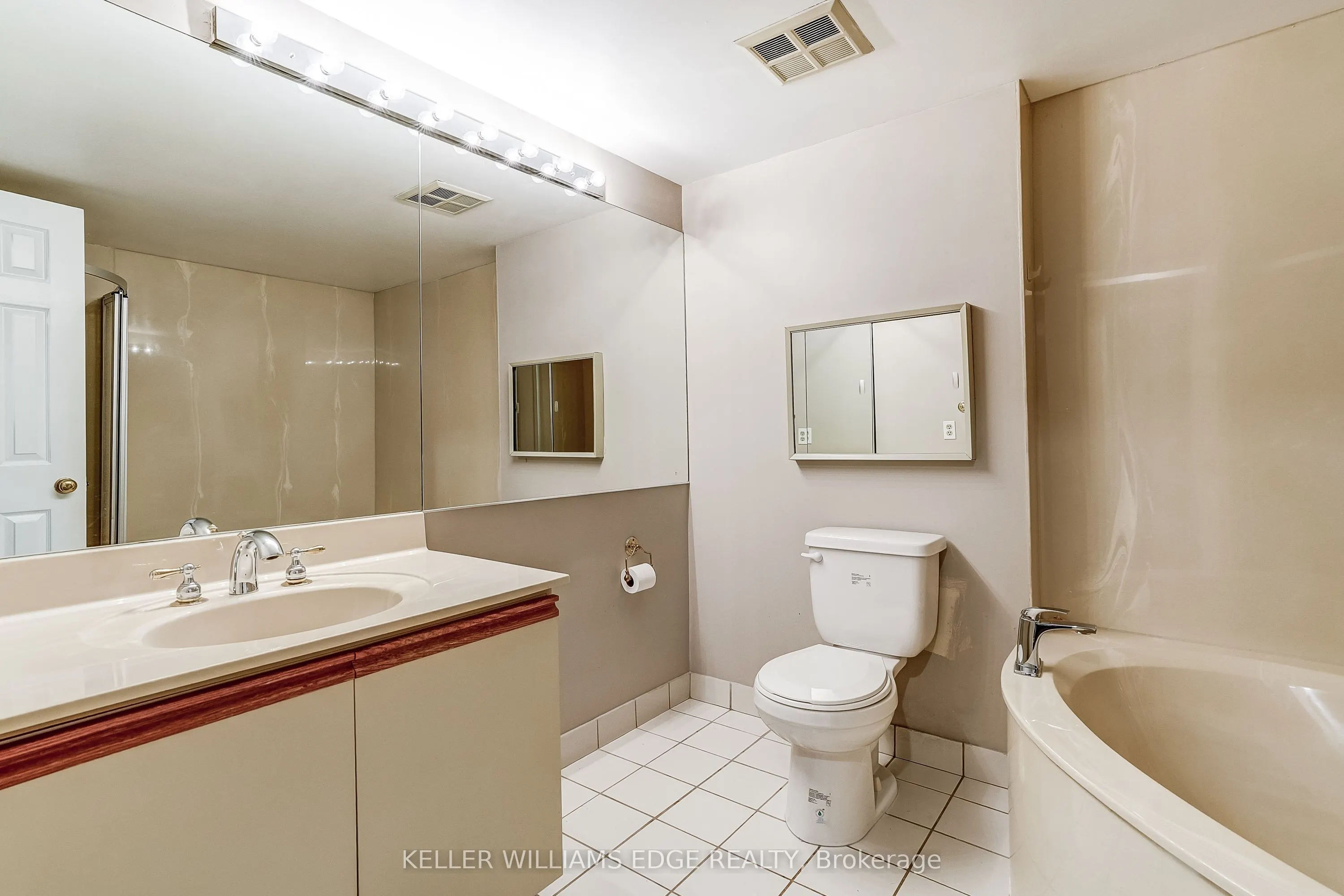 40 Harding Boulevard W #603