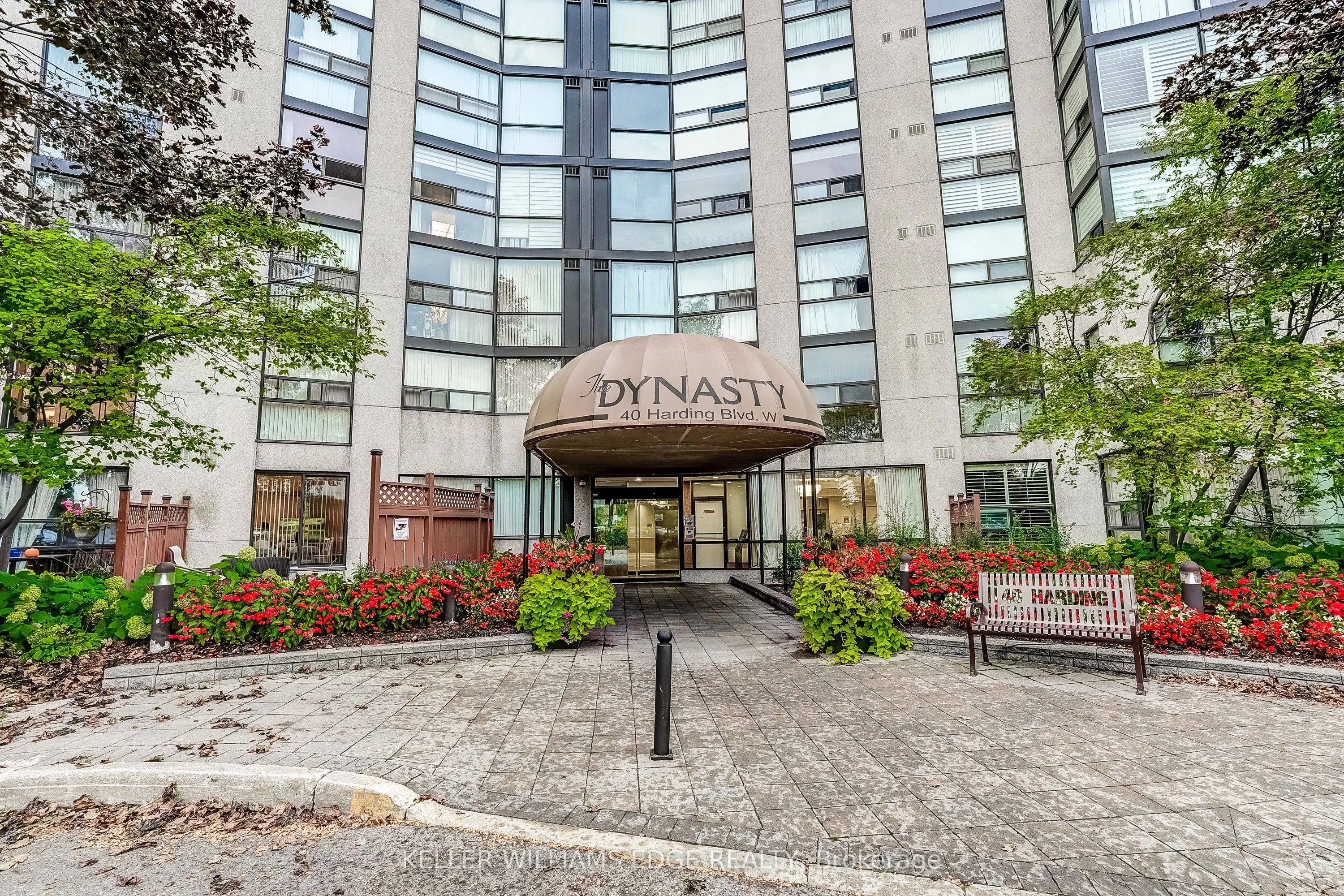 40 Harding Boulevard W #603