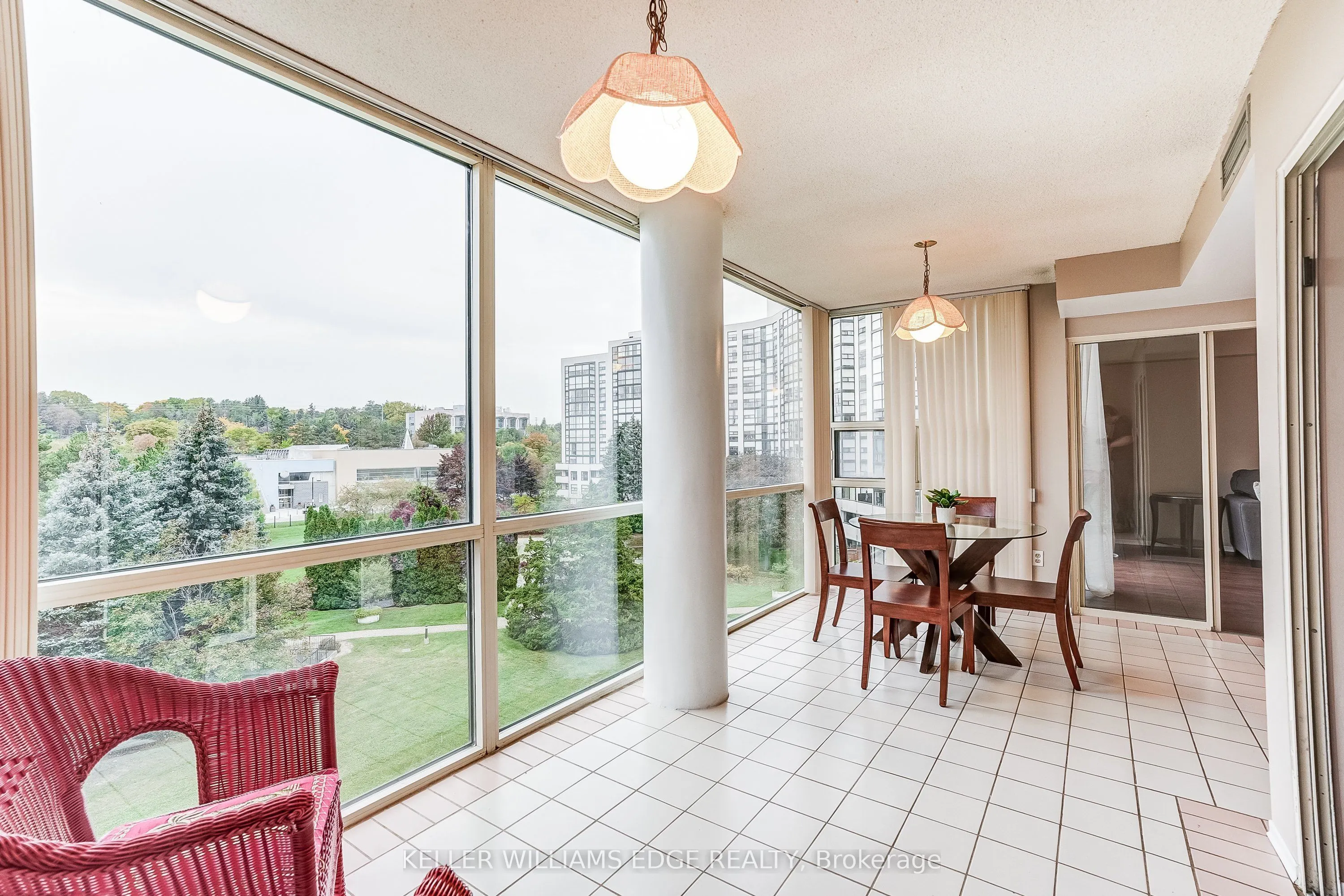 40 Harding Boulevard W #603