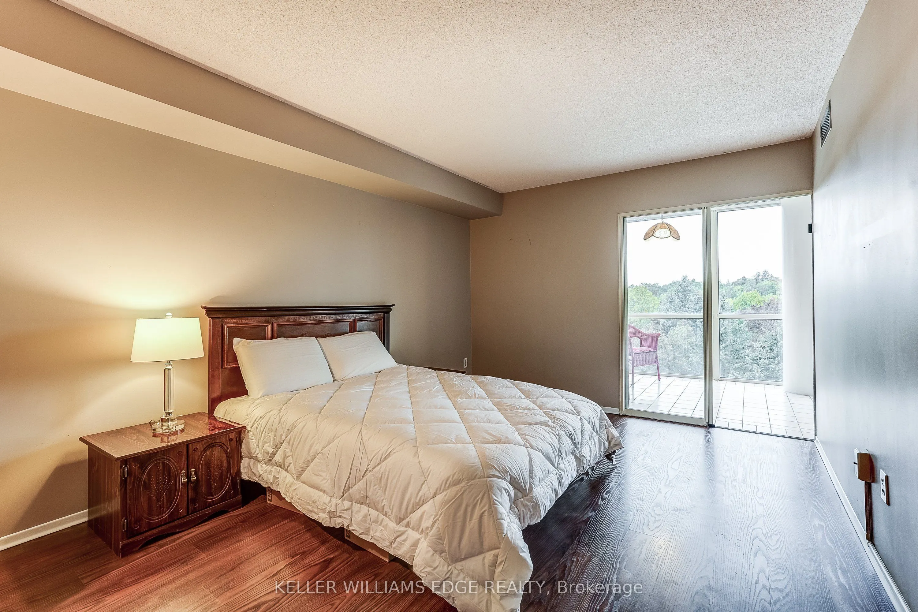 40 Harding Boulevard W #603