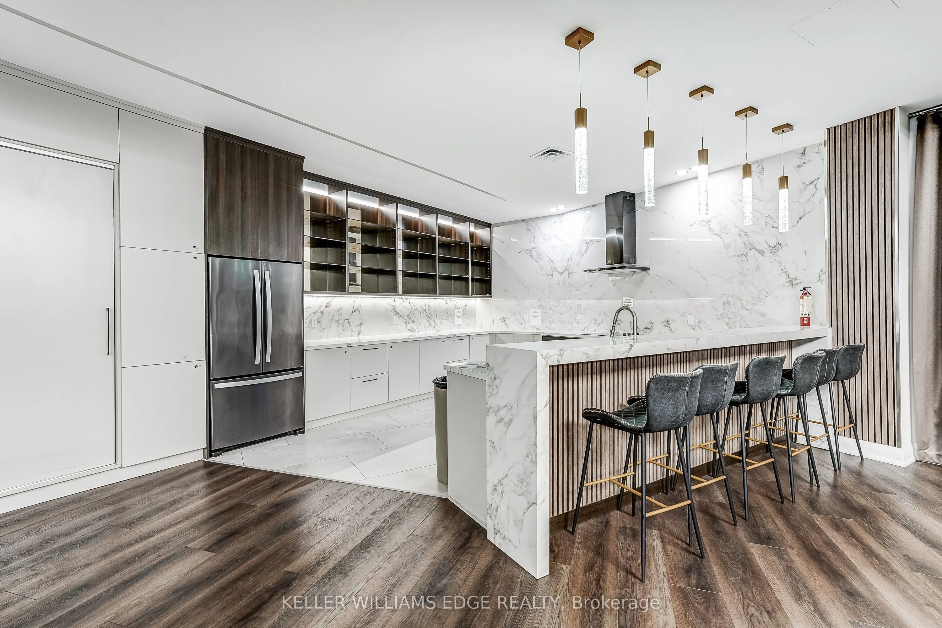 40 Harding Boulevard W #603