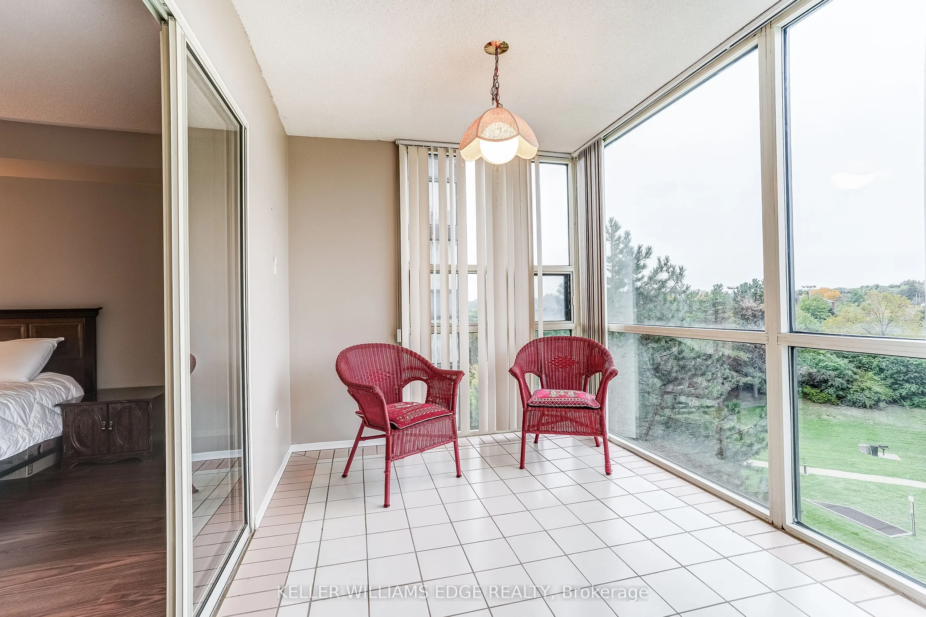 40 Harding Boulevard W #603