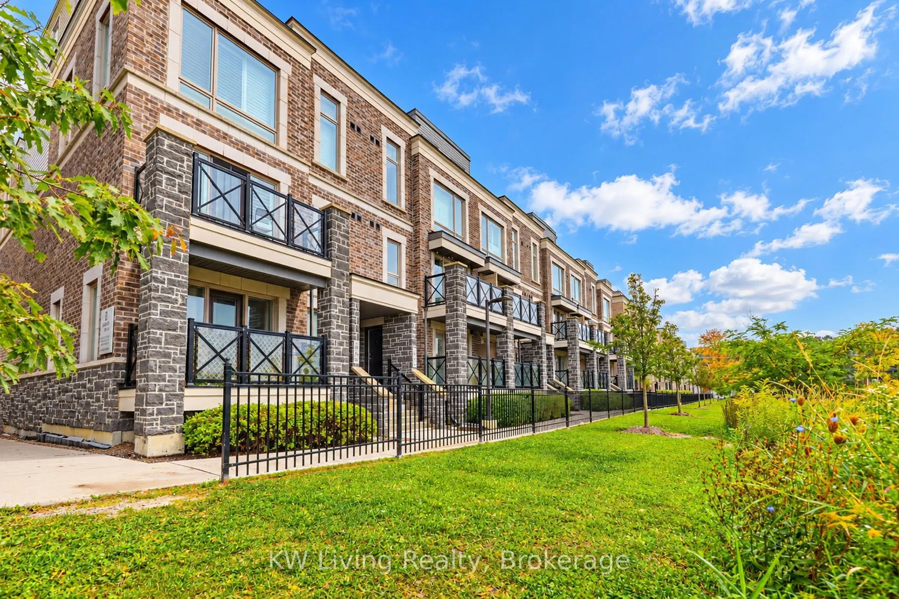 20 Dunsheath Way #318