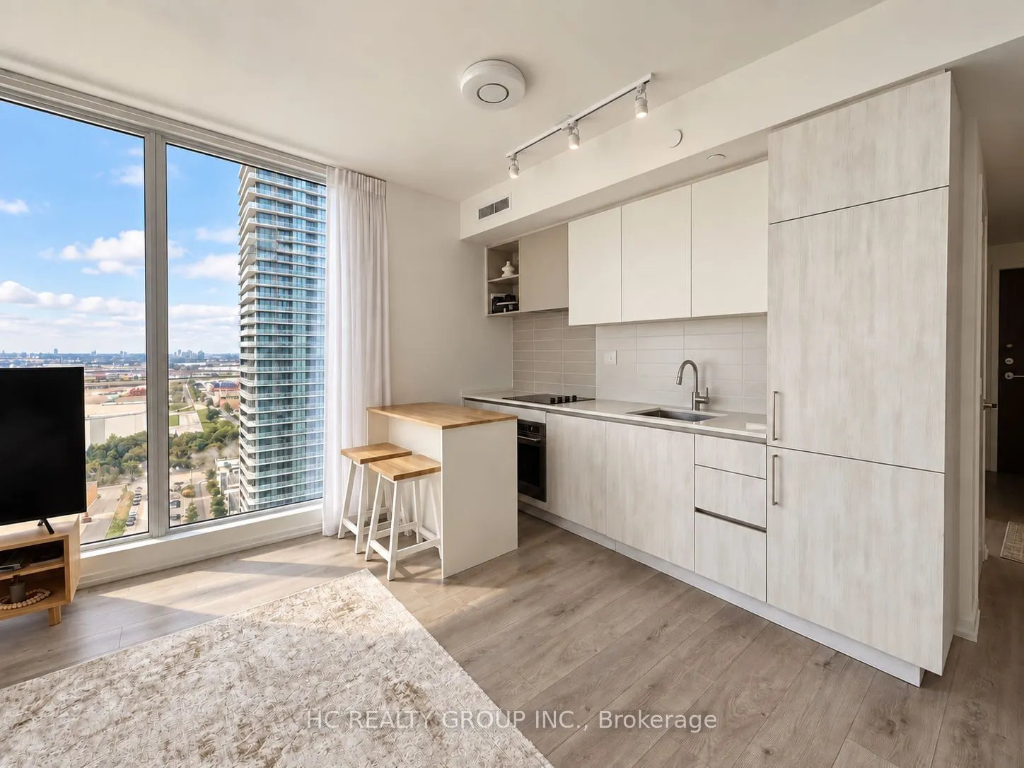 1000 Portage Parkway #2103