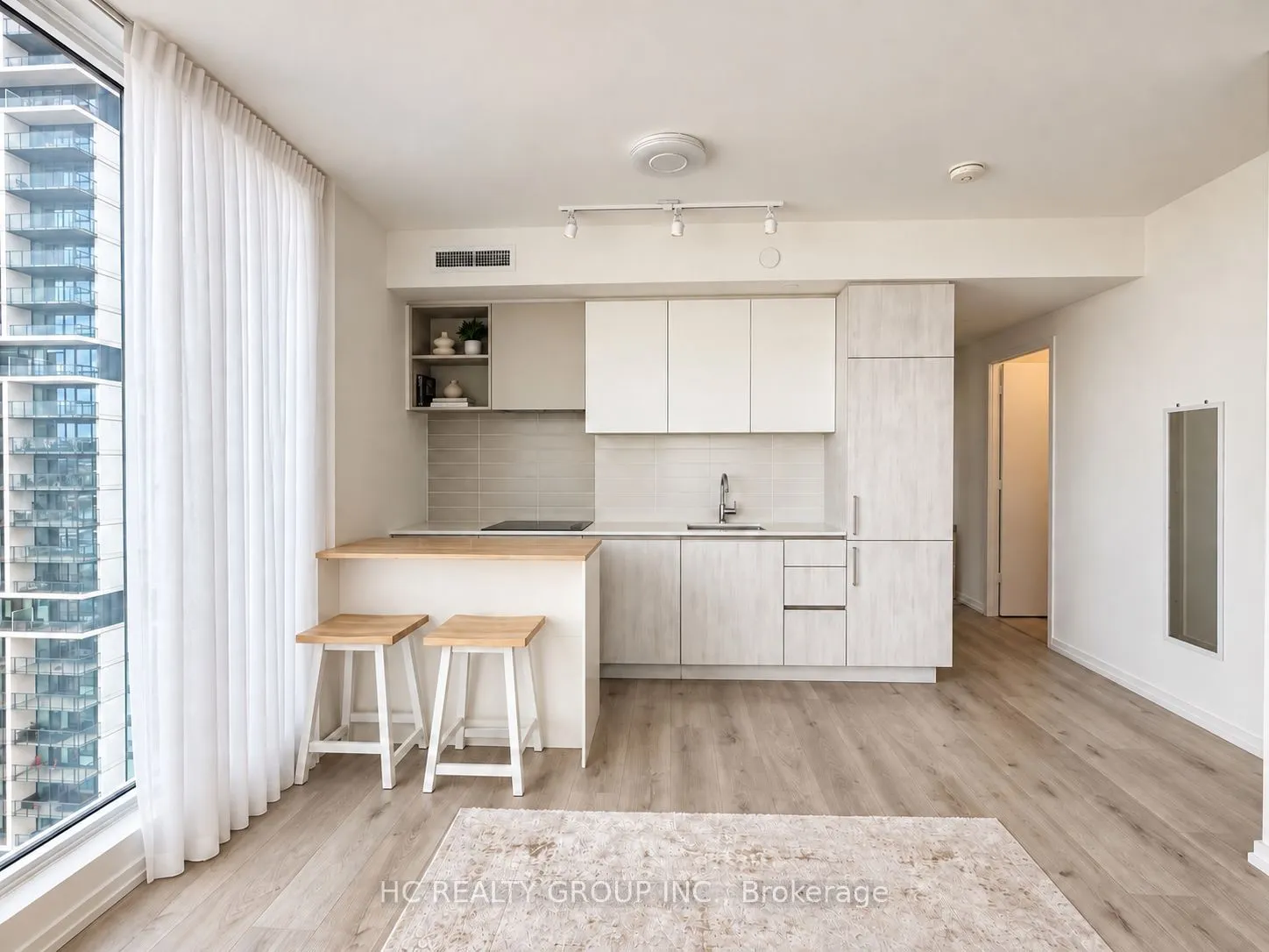 1000 Portage Parkway #2103
