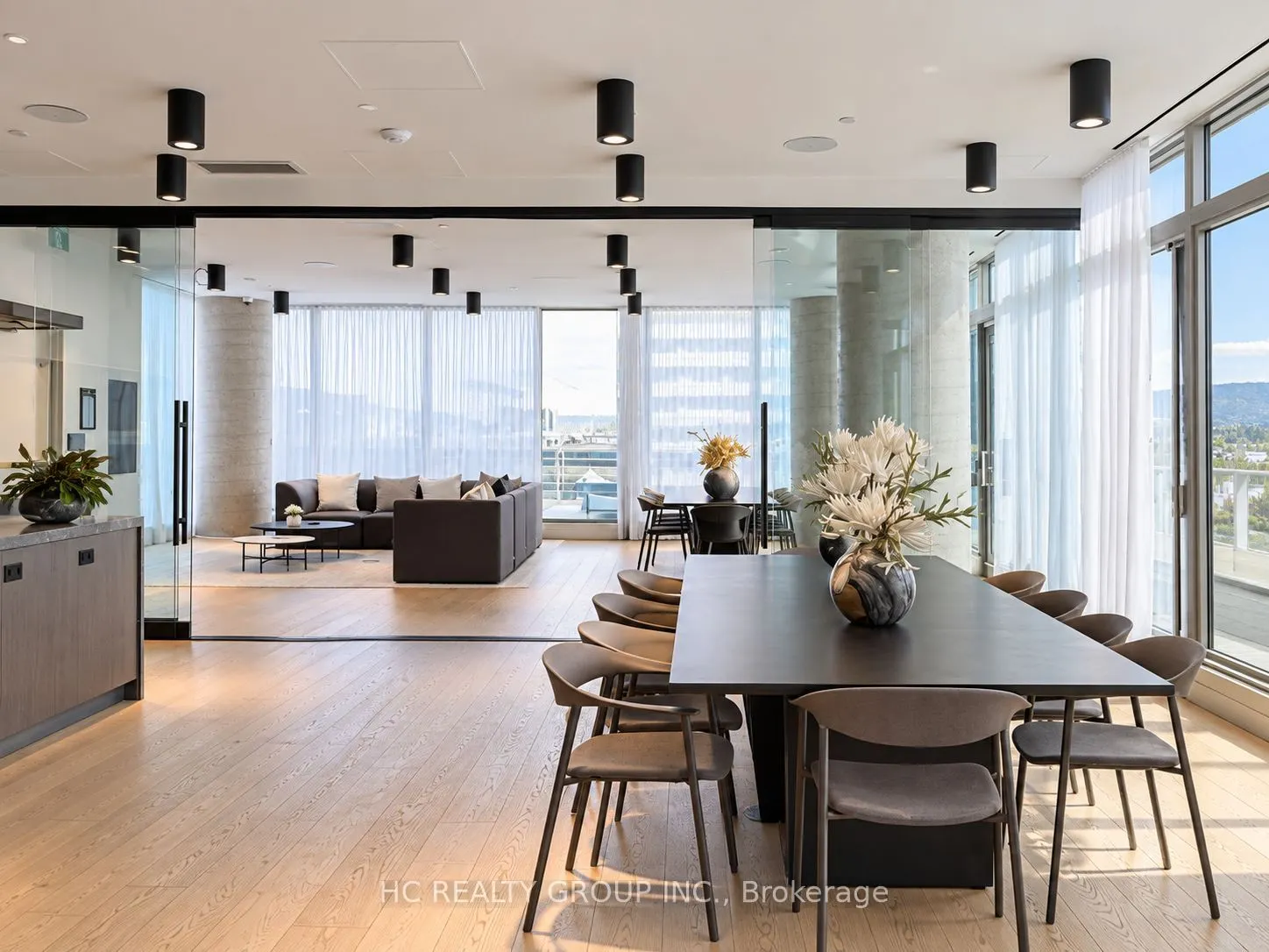 1000 Portage Parkway #2103
