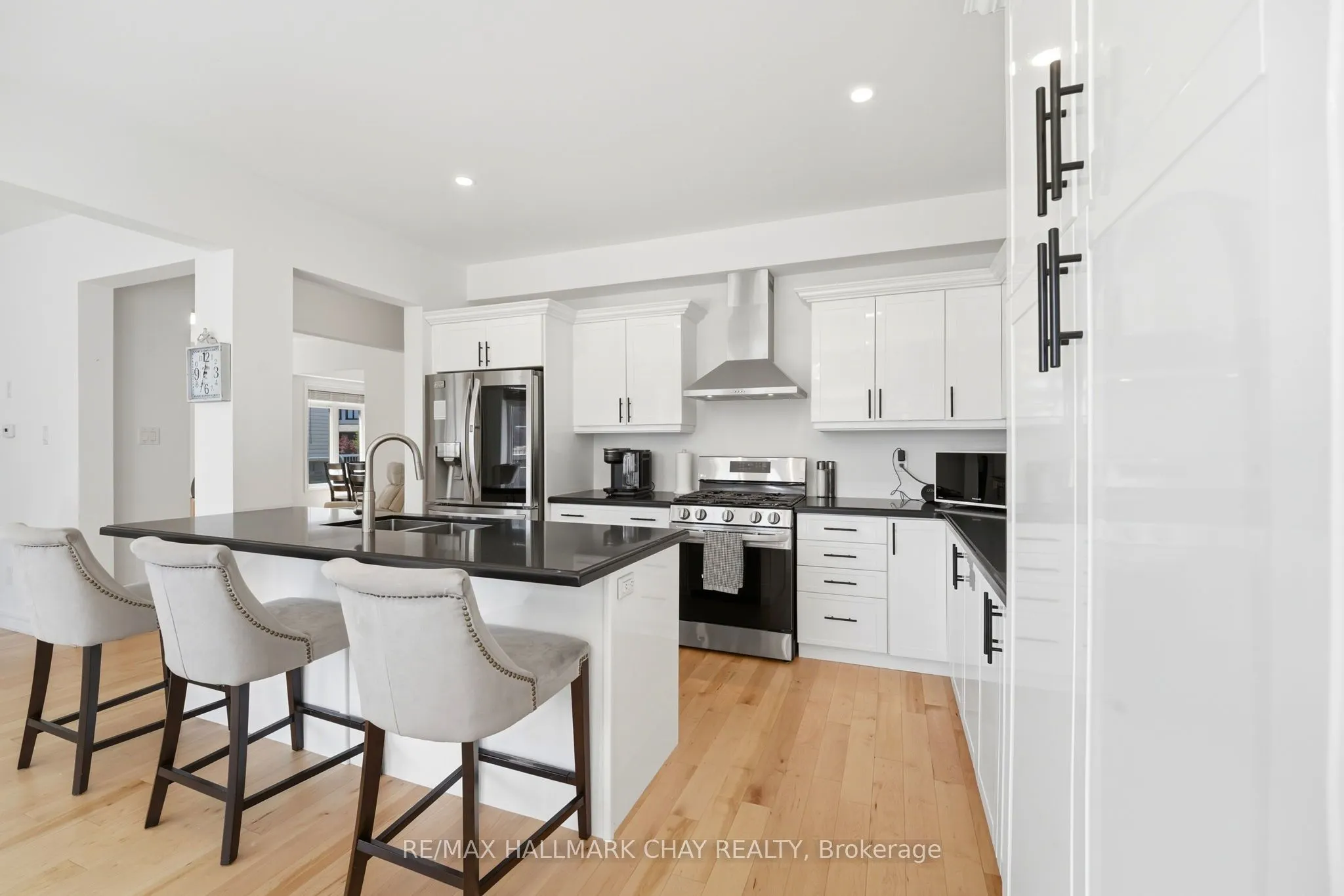 113 Strachan Trail