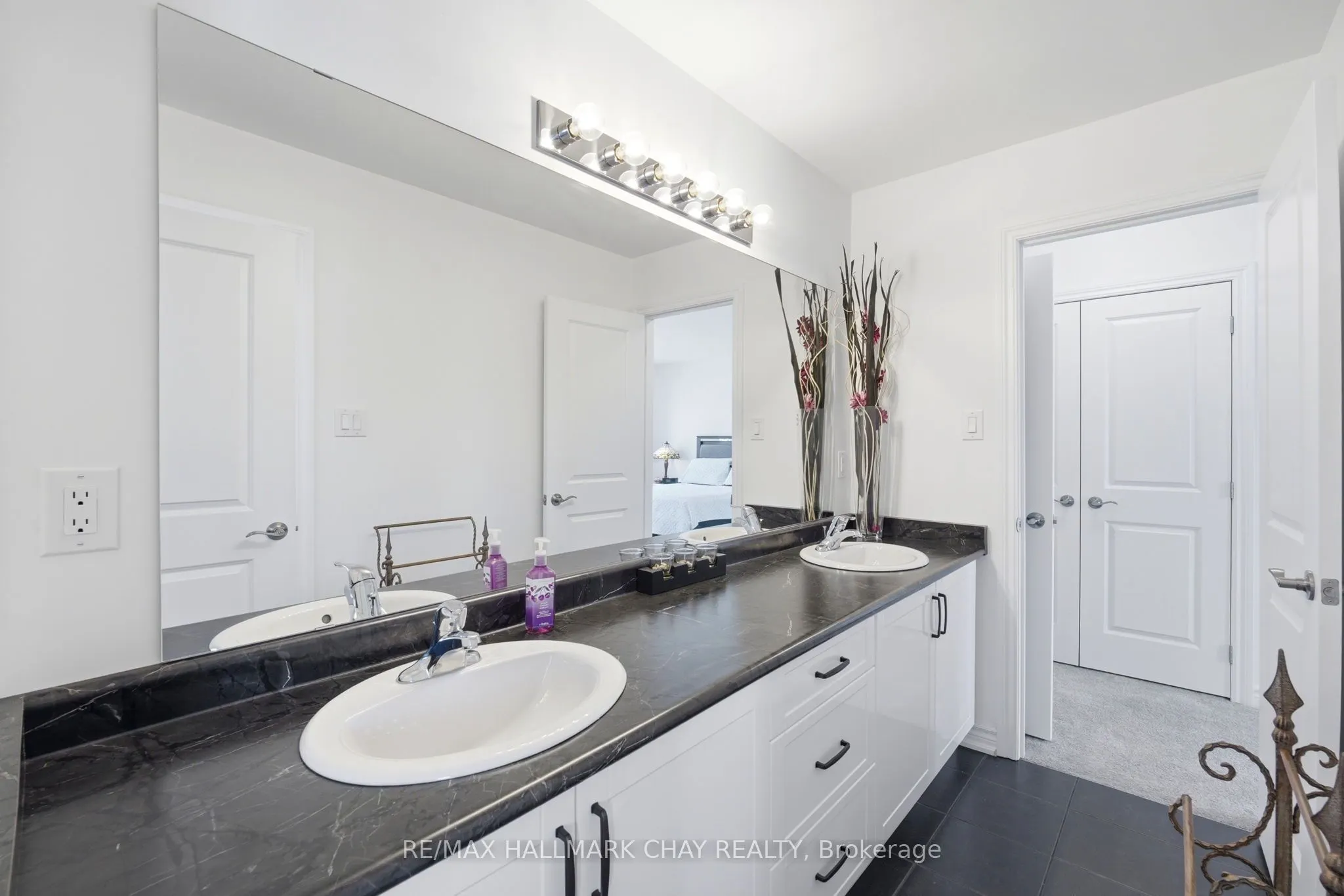113 Strachan Trail