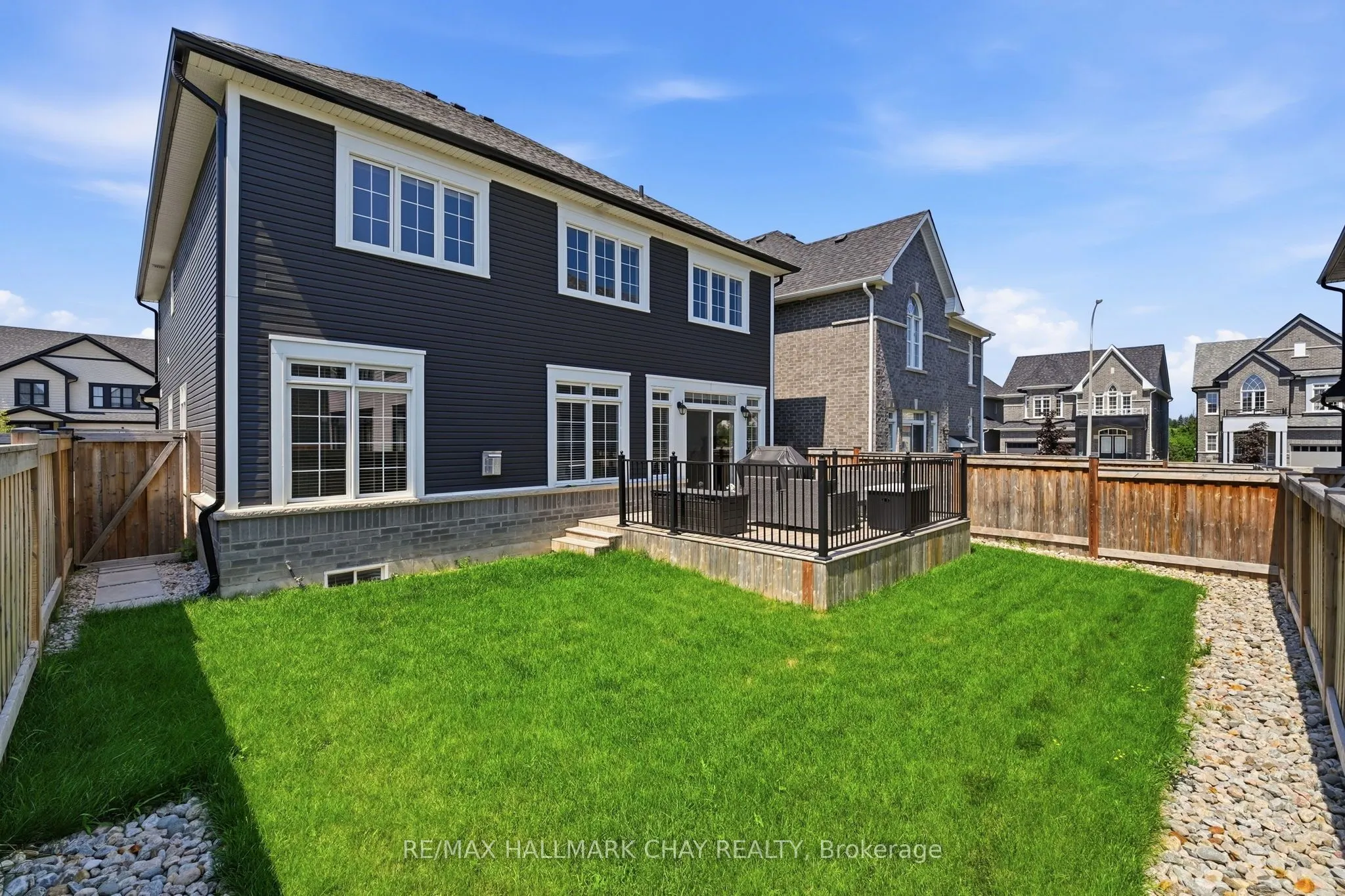 113 Strachan Trail