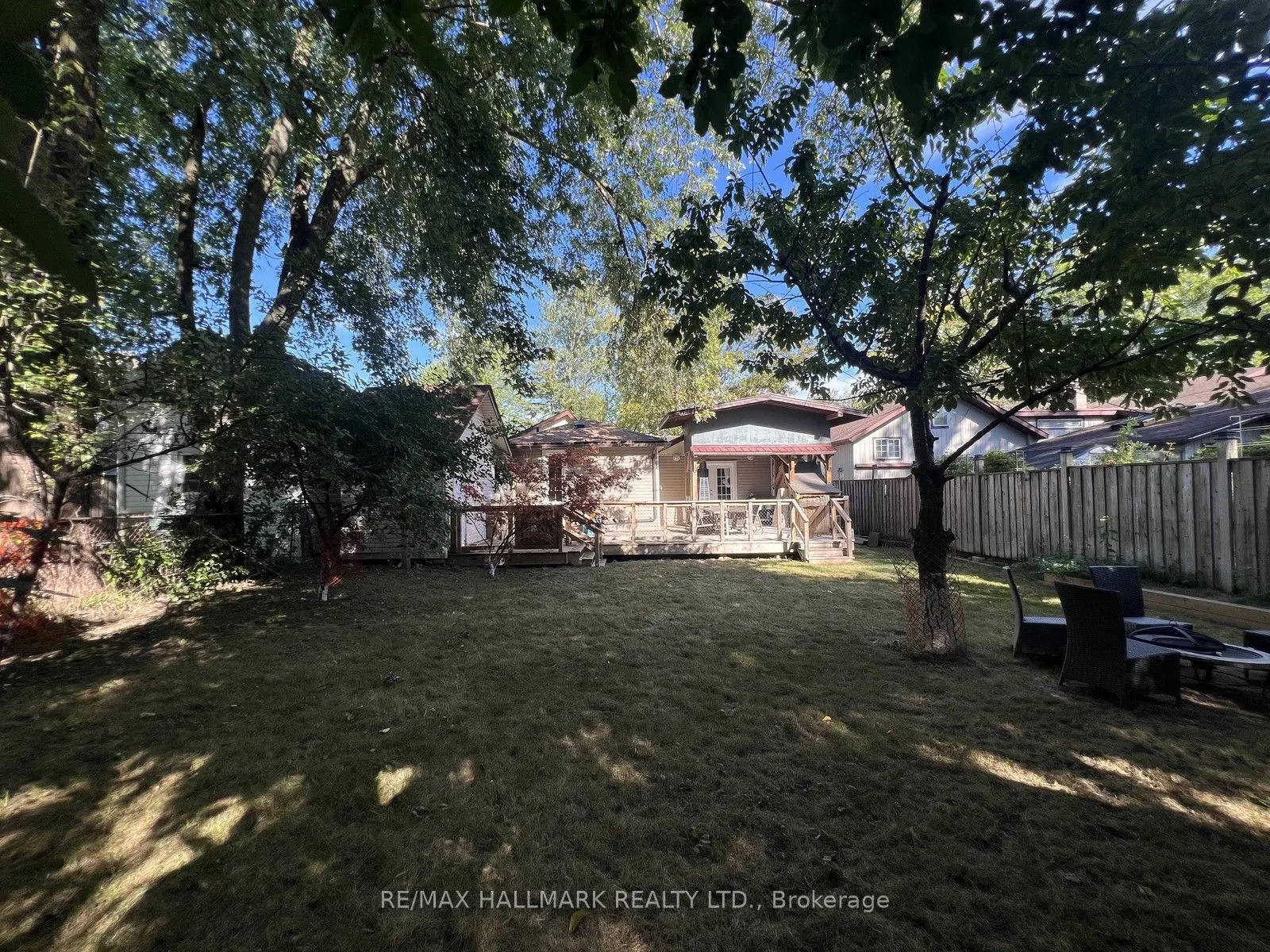 36 FERGUS Avenue N