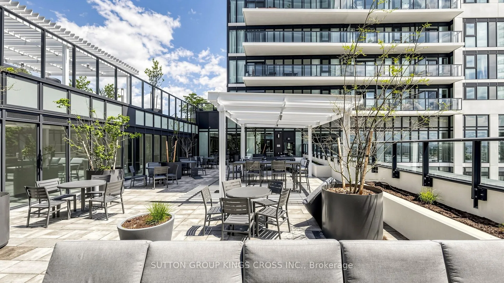 9000 Jane Street #2514