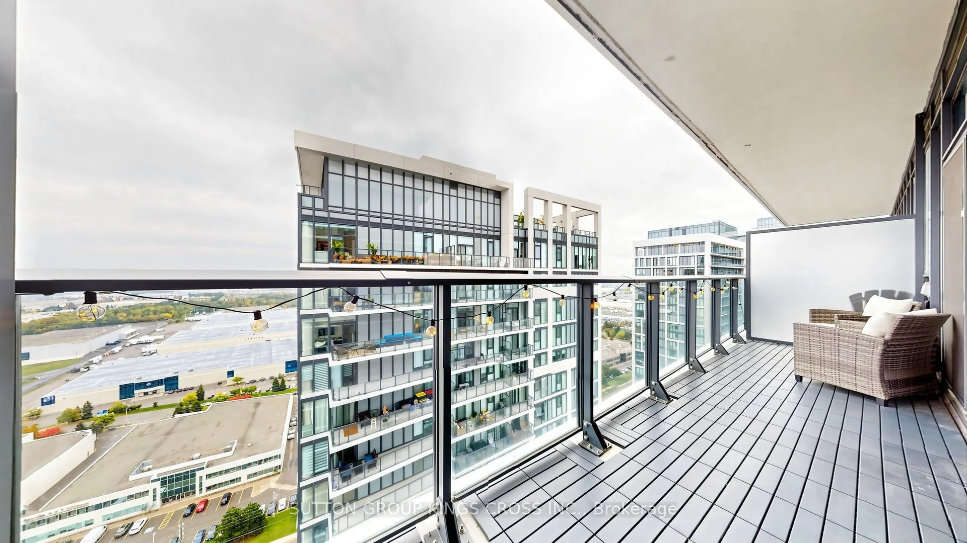9000 Jane Street #2514