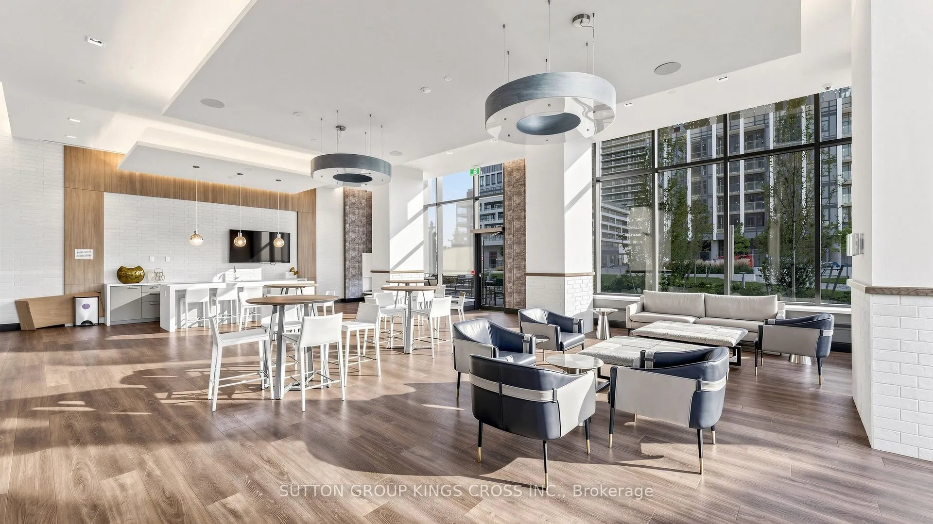 9000 Jane Street #2514