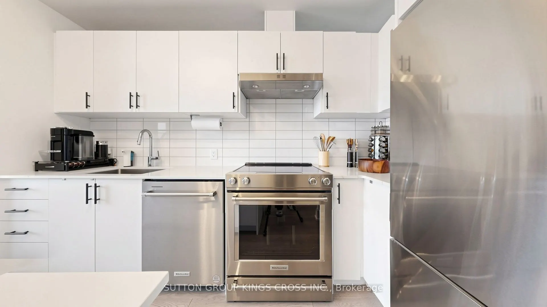 9000 Jane Street #2514