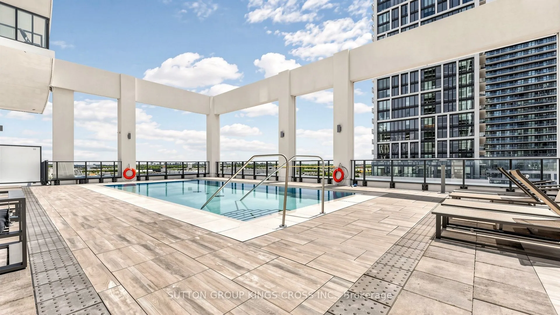 9000 Jane Street #2514