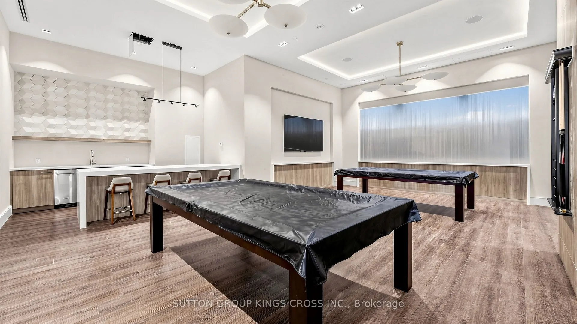 9000 Jane Street #2514
