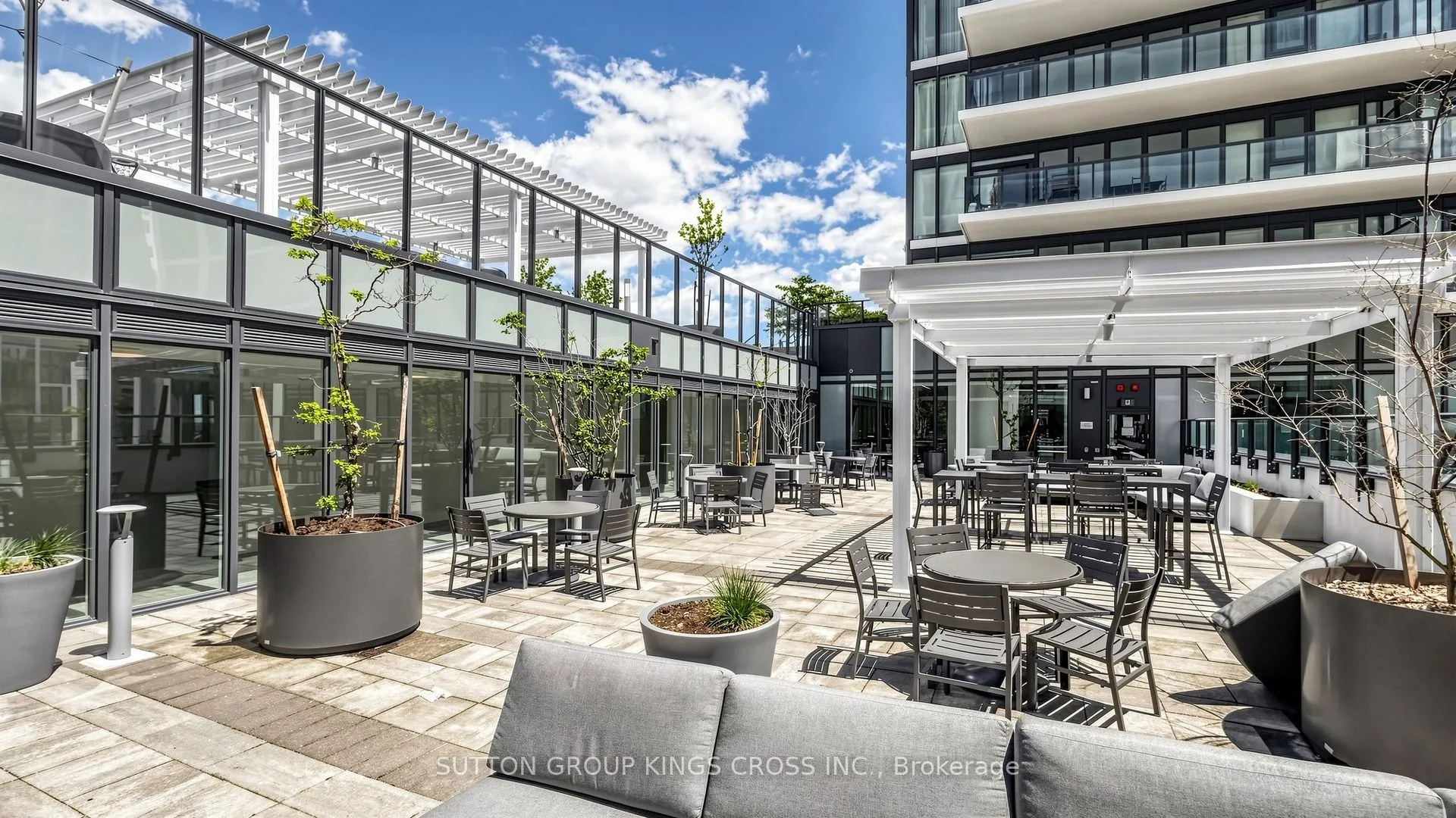 9000 Jane Street #2514