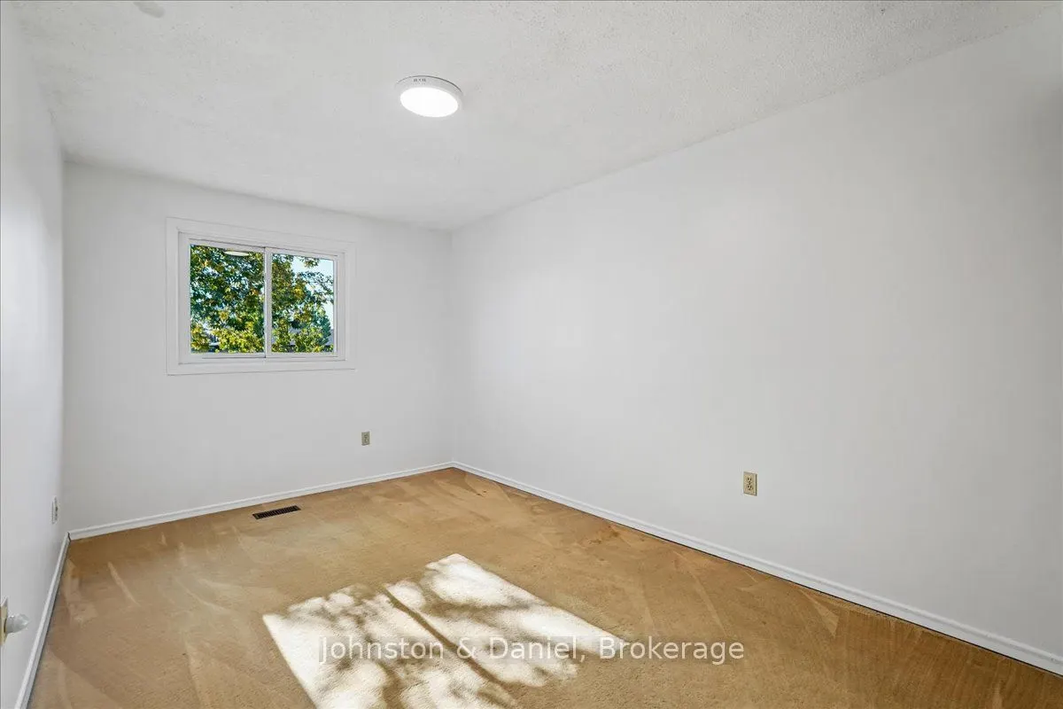 22 Fieldview Crescent
