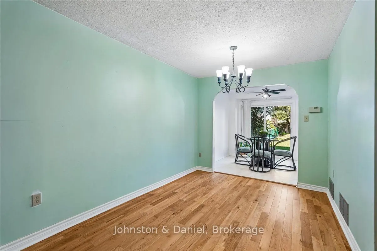 22 Fieldview Crescent