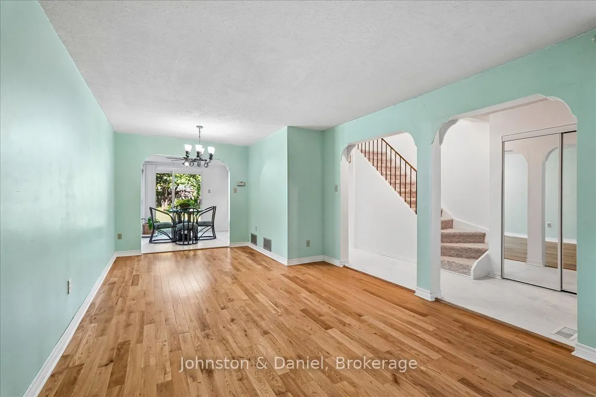 22 Fieldview Crescent