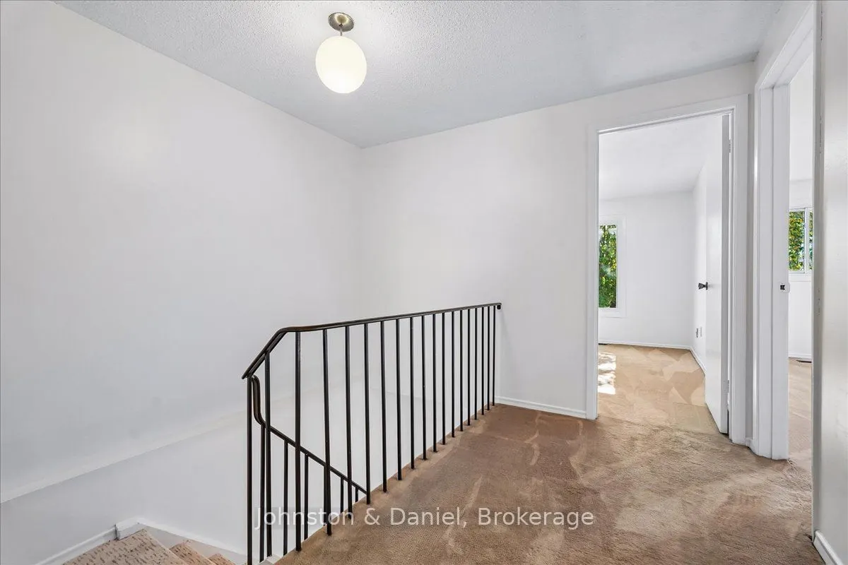 22 Fieldview Crescent