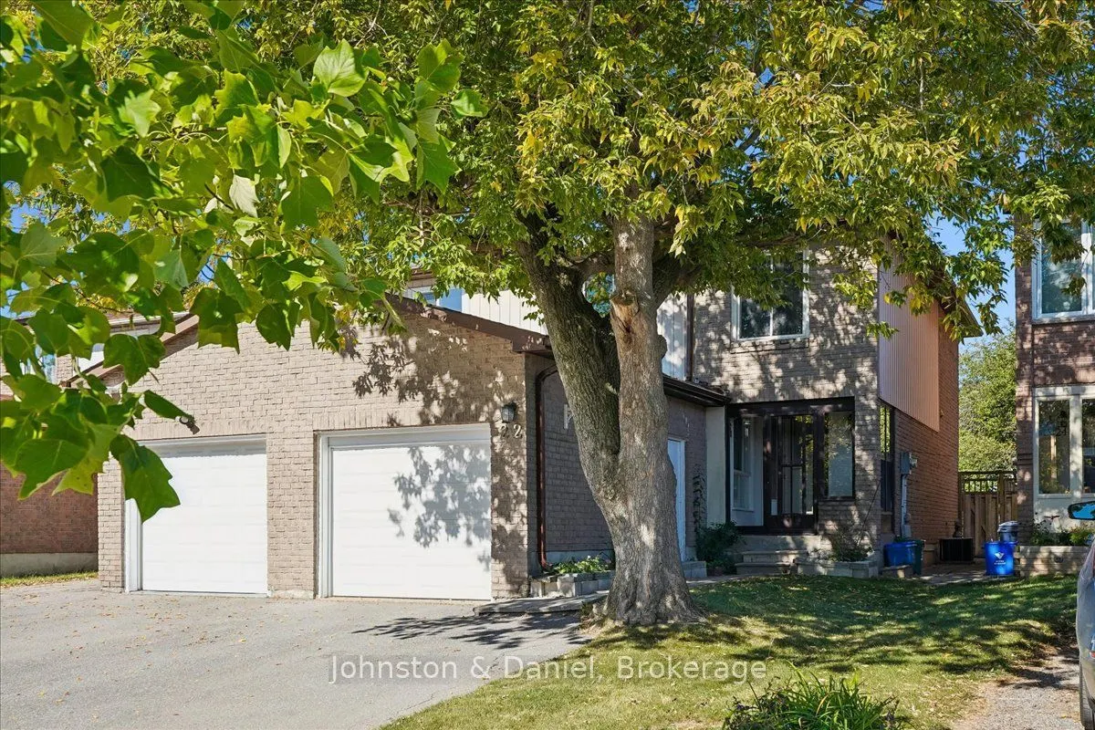 22 Fieldview Crescent