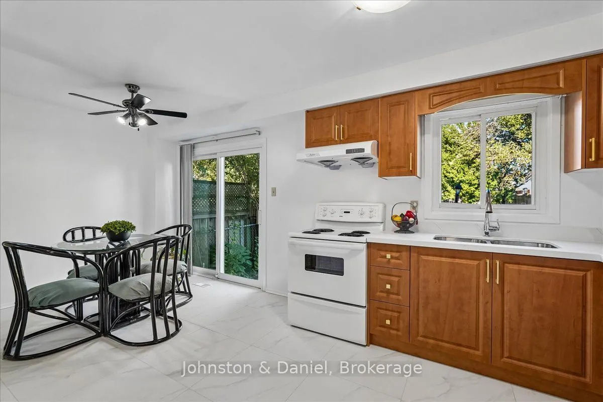 22 Fieldview Crescent