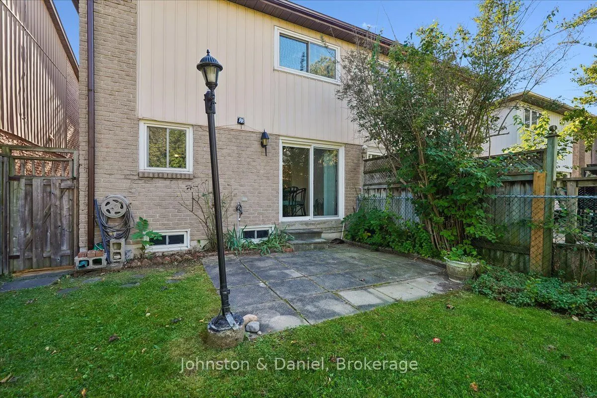 22 Fieldview Crescent