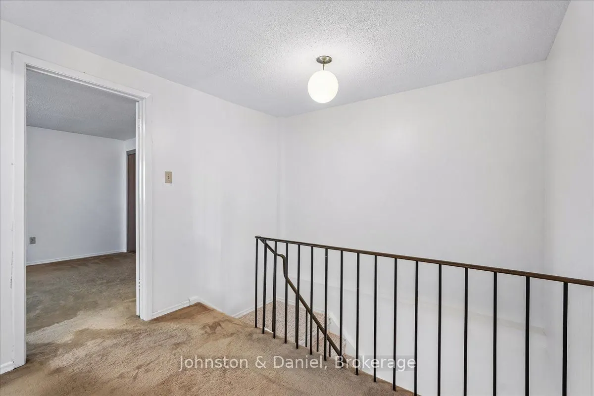 22 Fieldview Crescent