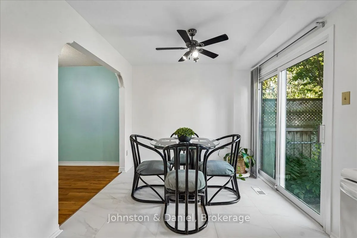 22 Fieldview Crescent