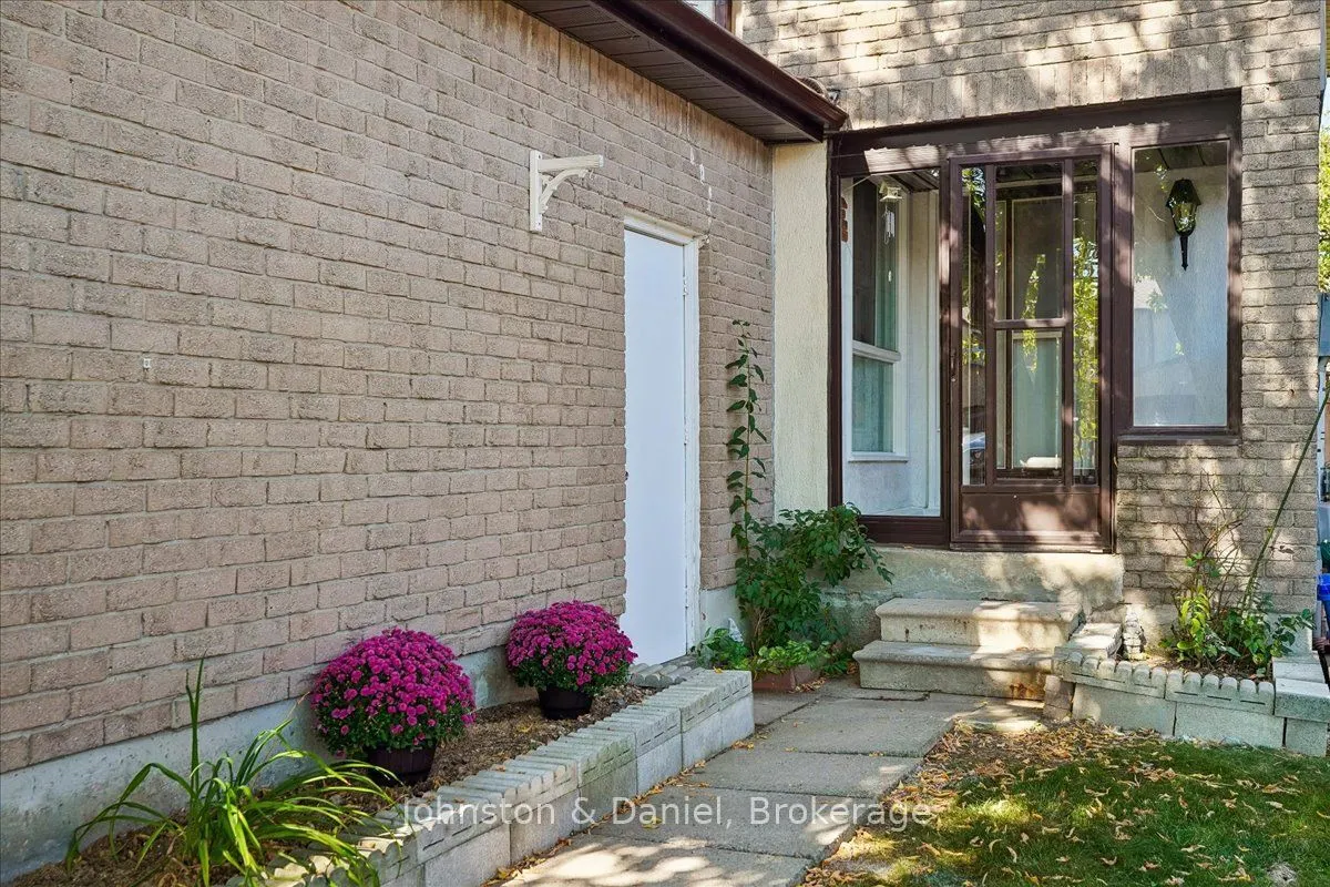 22 Fieldview Crescent