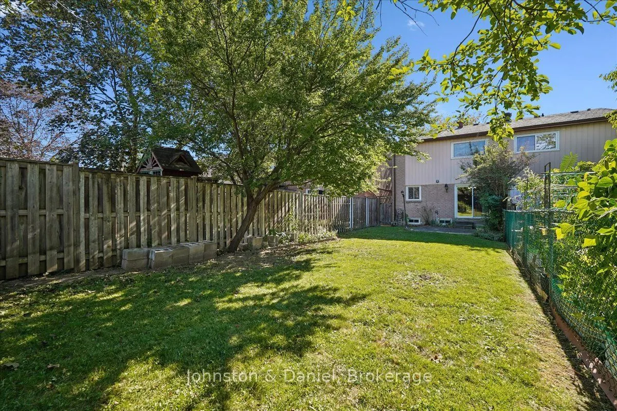 22 Fieldview Crescent
