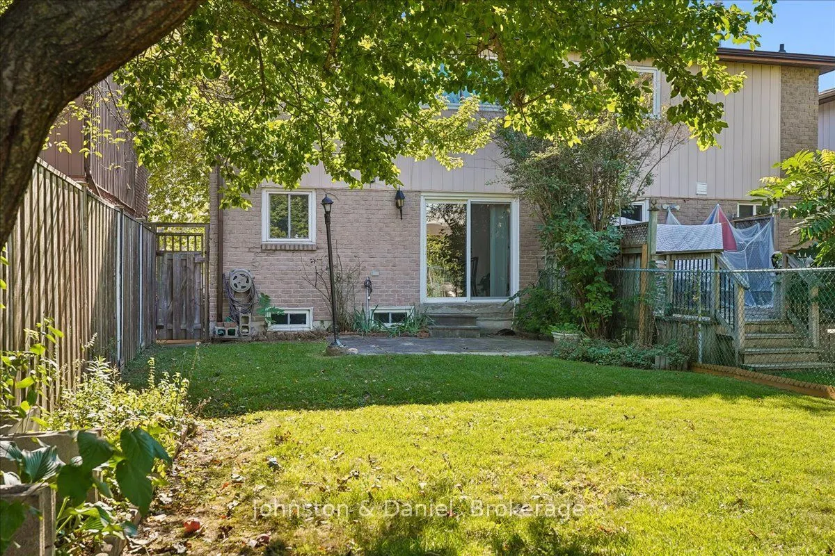 22 Fieldview Crescent