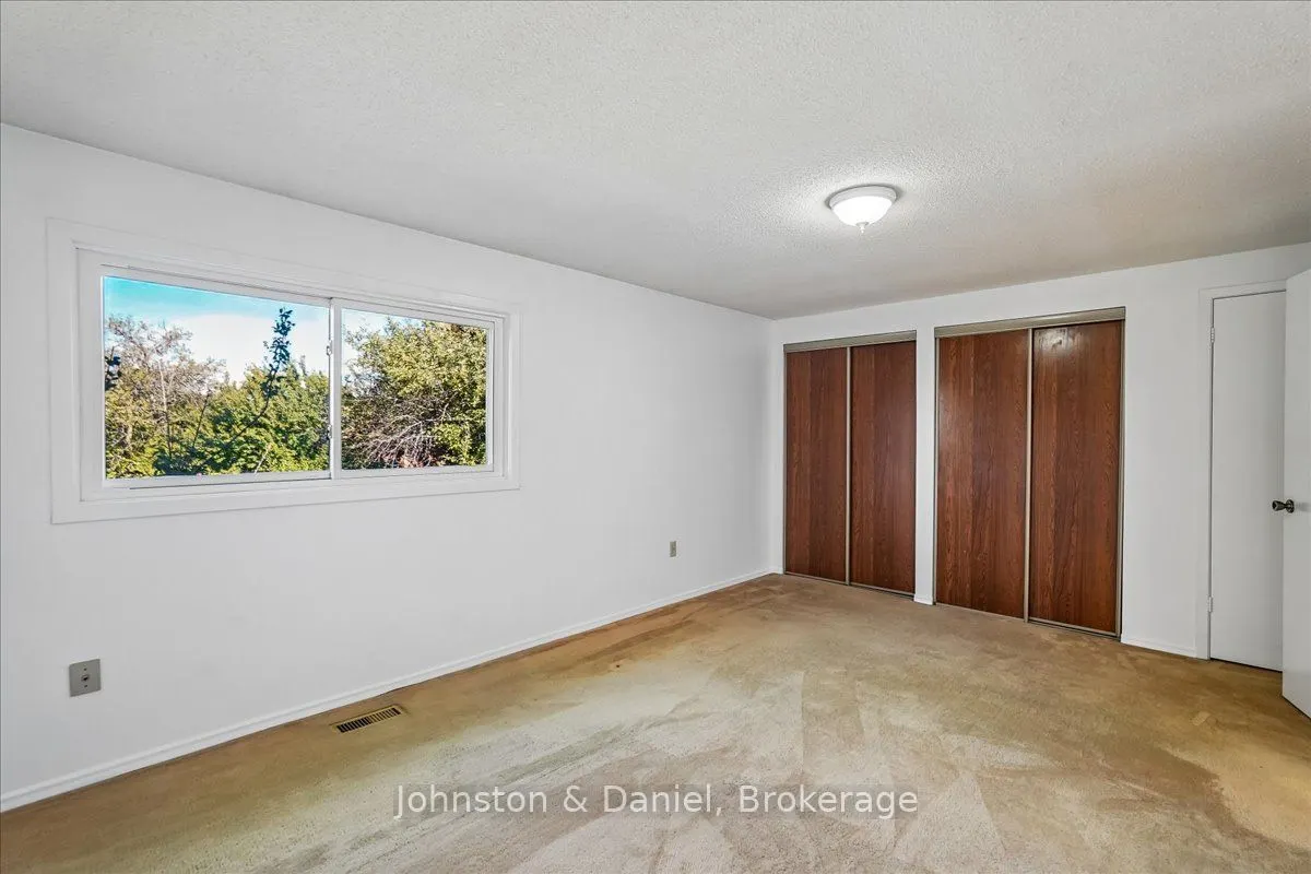 22 Fieldview Crescent