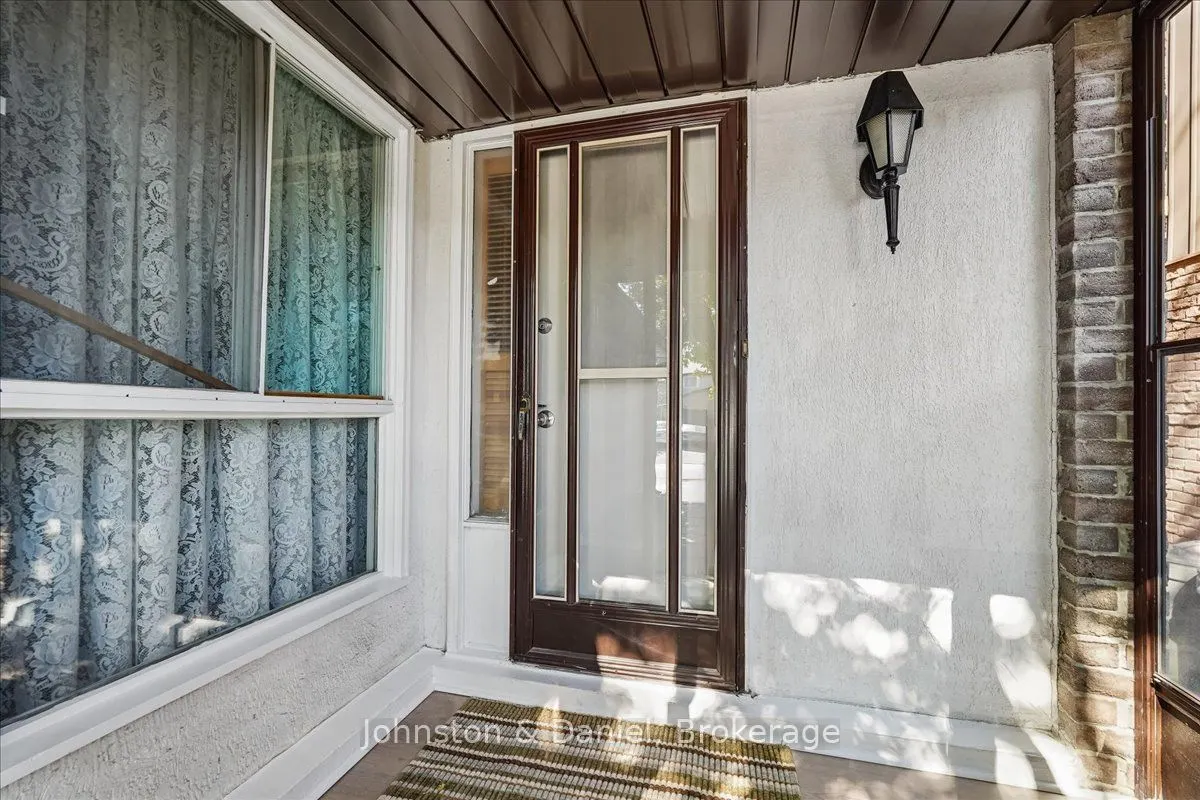 22 Fieldview Crescent