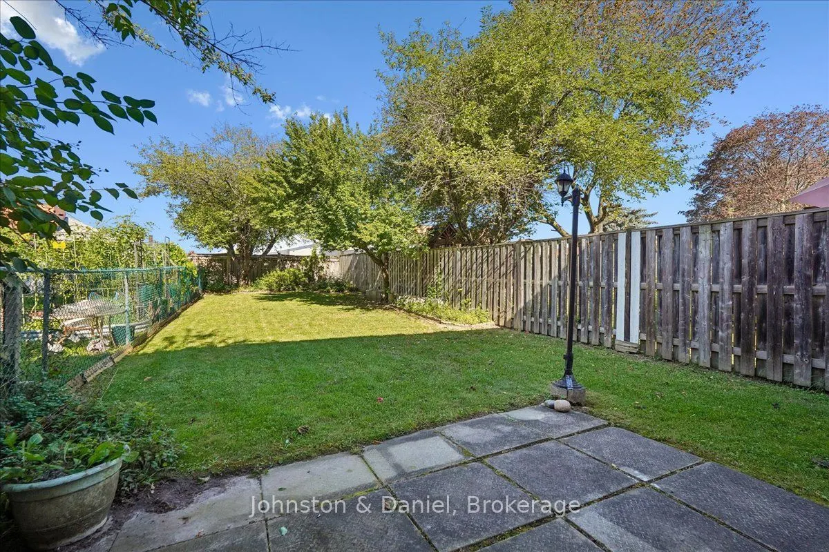 22 Fieldview Crescent